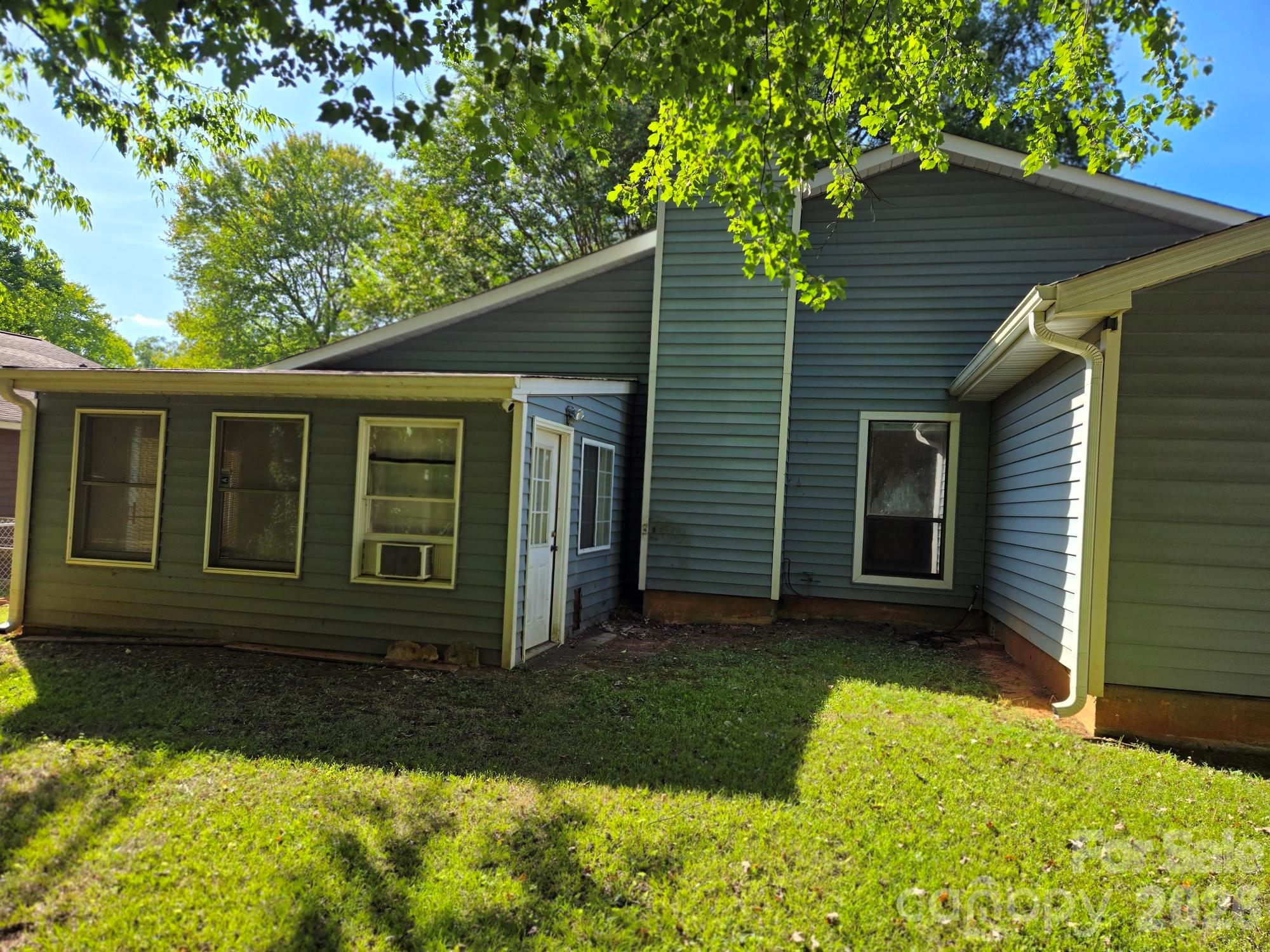 Single Family Residence at 6214 Elkington Lane, Mint Hill, photo 23 of 38