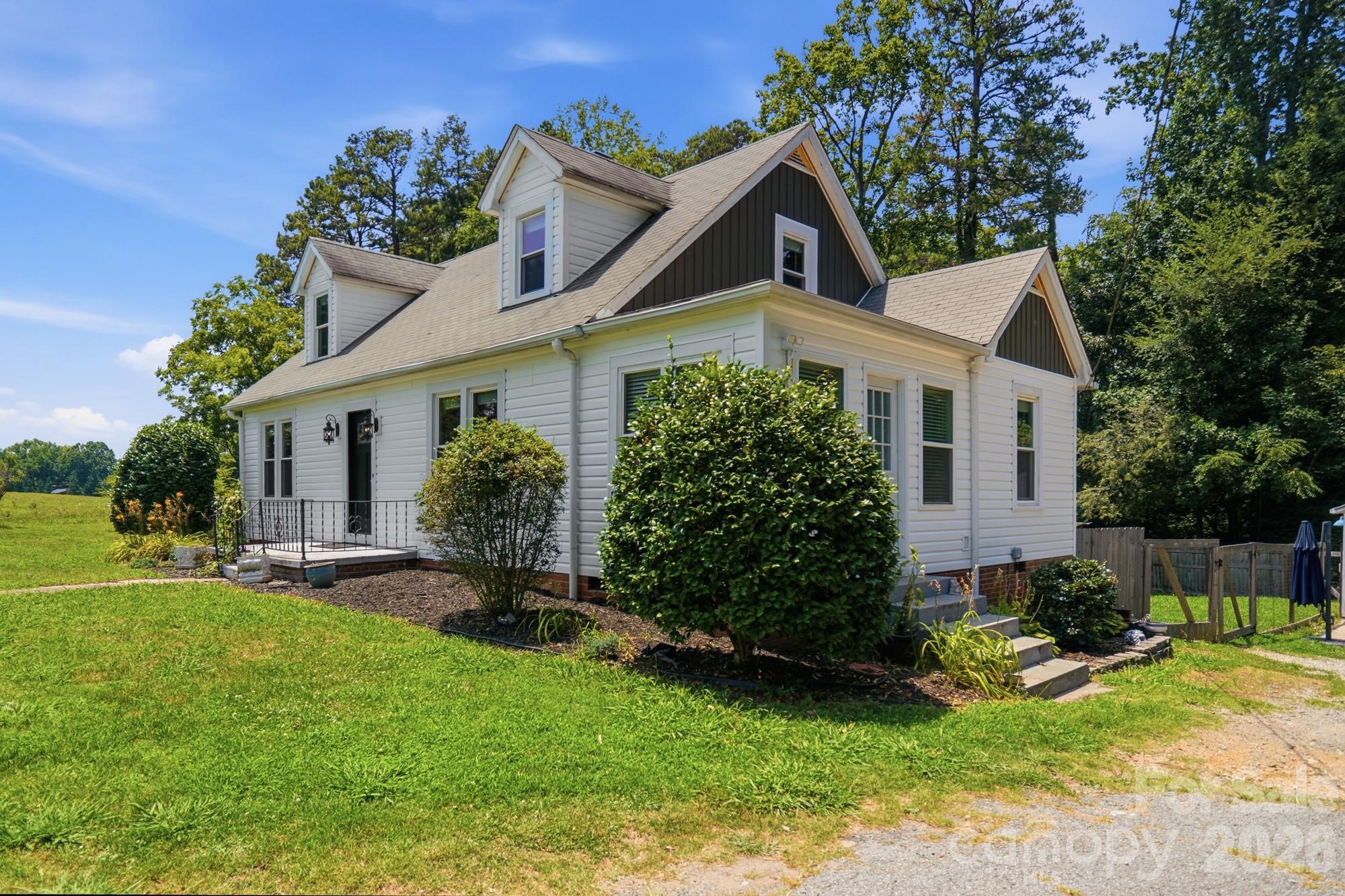 Single Family Residence at 12050 Old Concord Road, Rockwell, photo 4 of 43