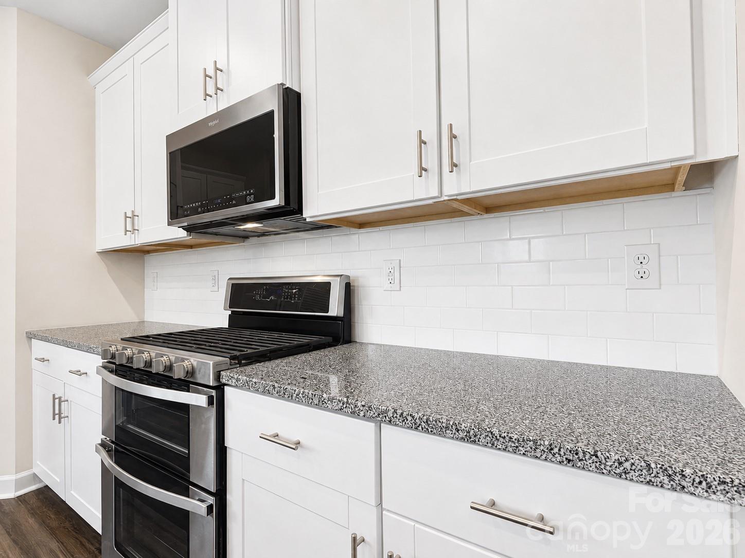 Gas Range and Ample Cabinets for Storage - 518 Nixon Road, Belmont