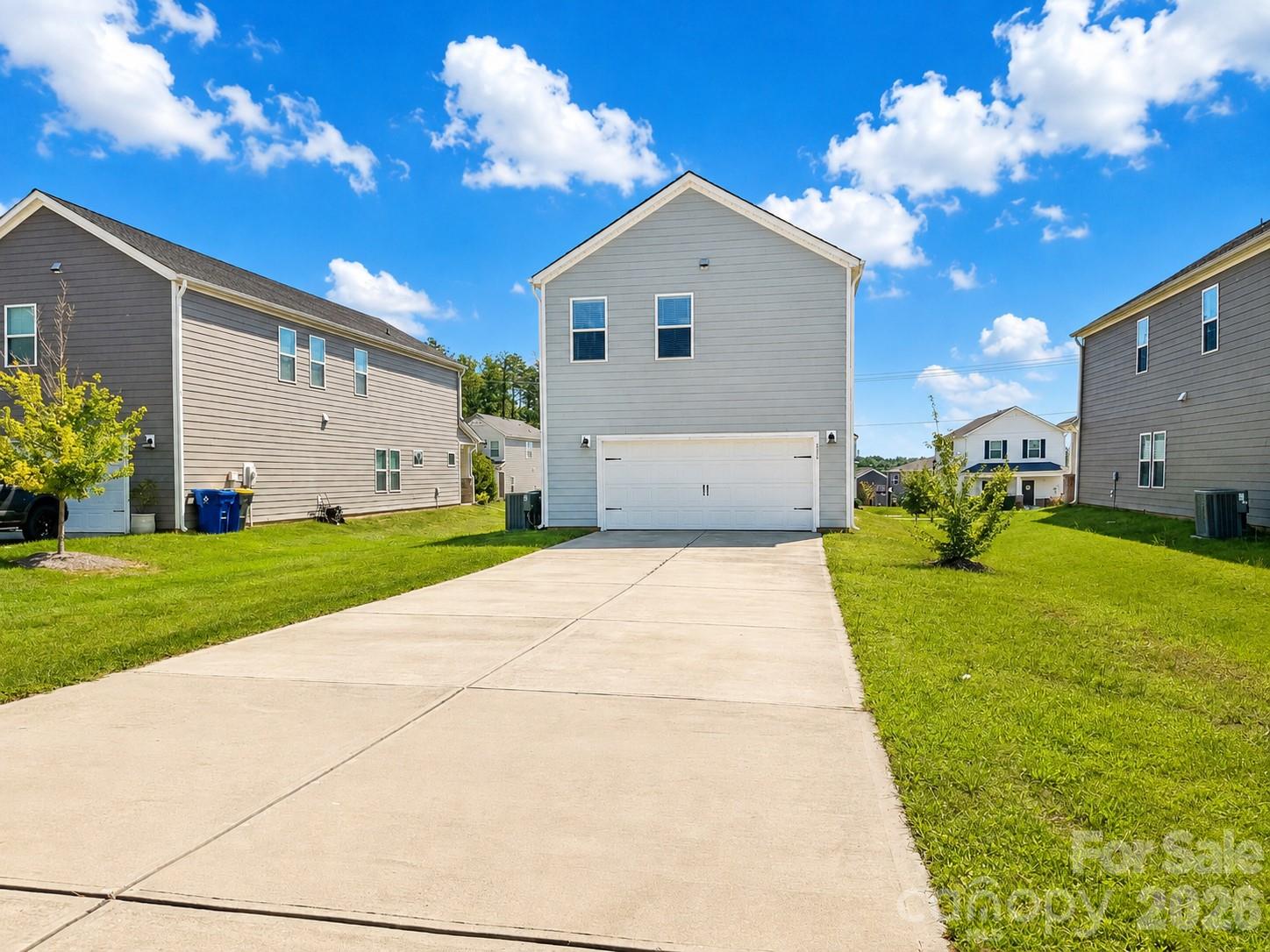 Extended back driveway for extra parking for 4+ cars - 518 Nixon Road, Belmont