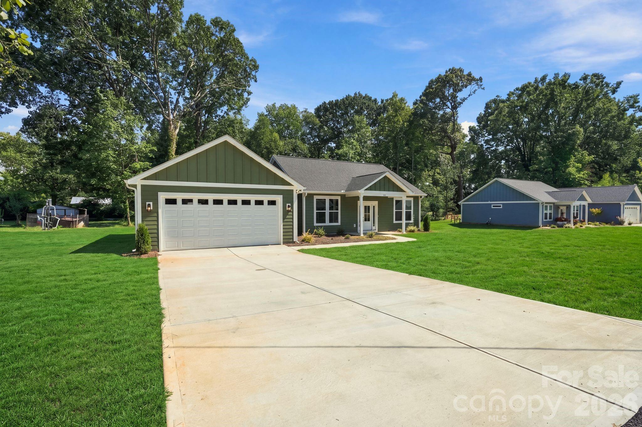 Single Family Residence at 413 Dogwood Lane, Statesville, photo 4 of 44