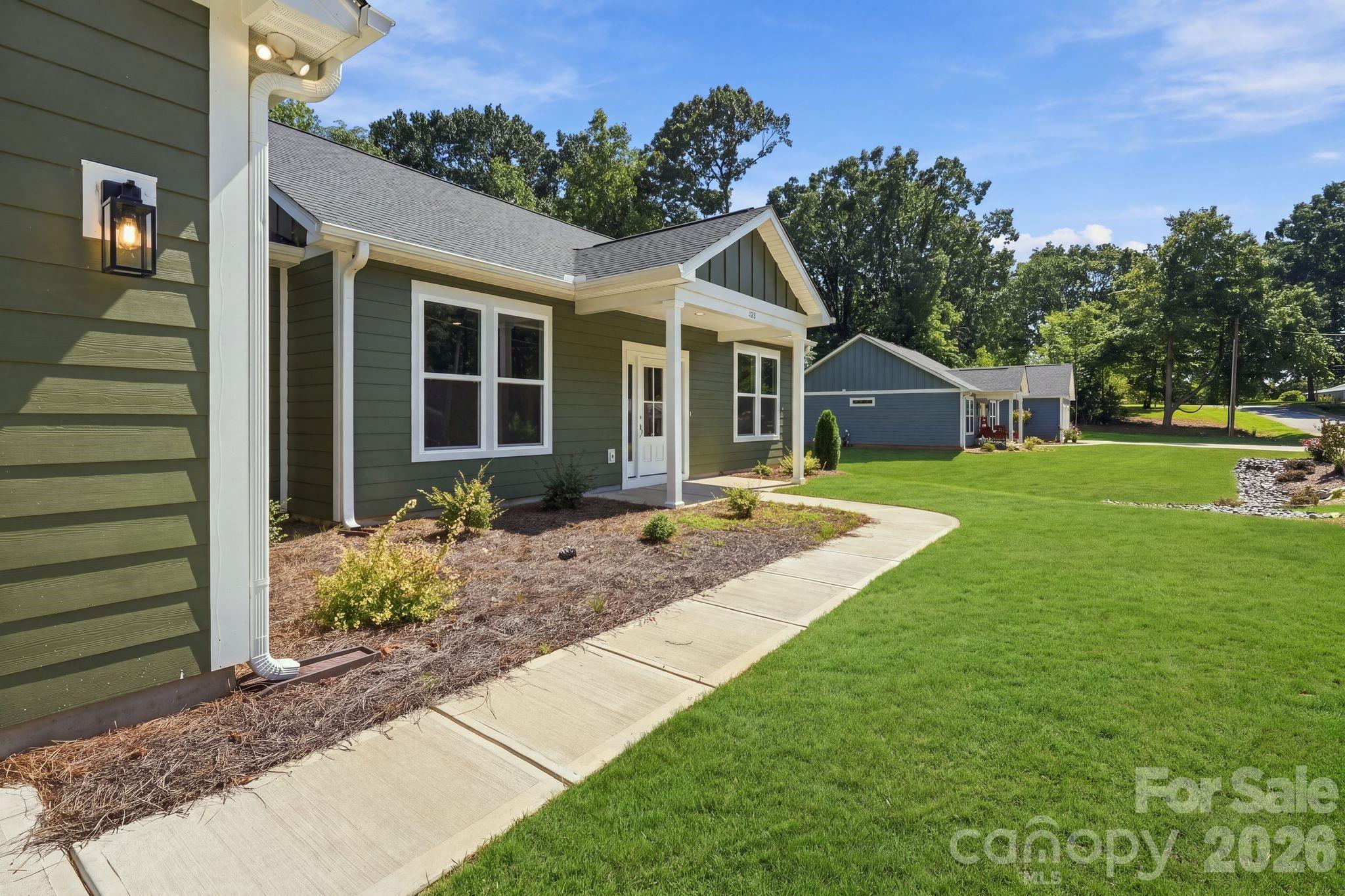 Single Family Residence at 413 Dogwood Lane, Statesville, photo 5 of 44