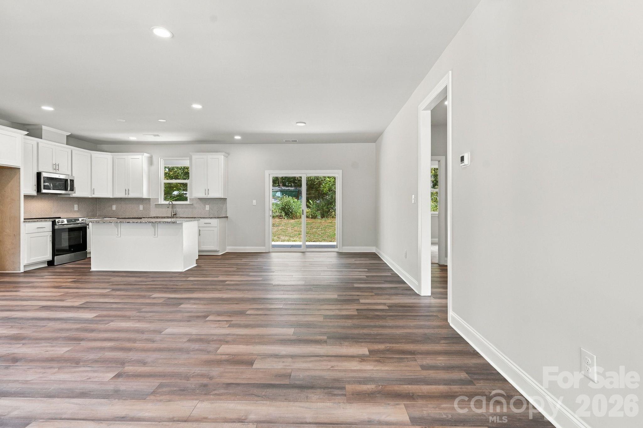 Single Family Residence at 413 Dogwood Lane, Statesville, photo 7 of 44