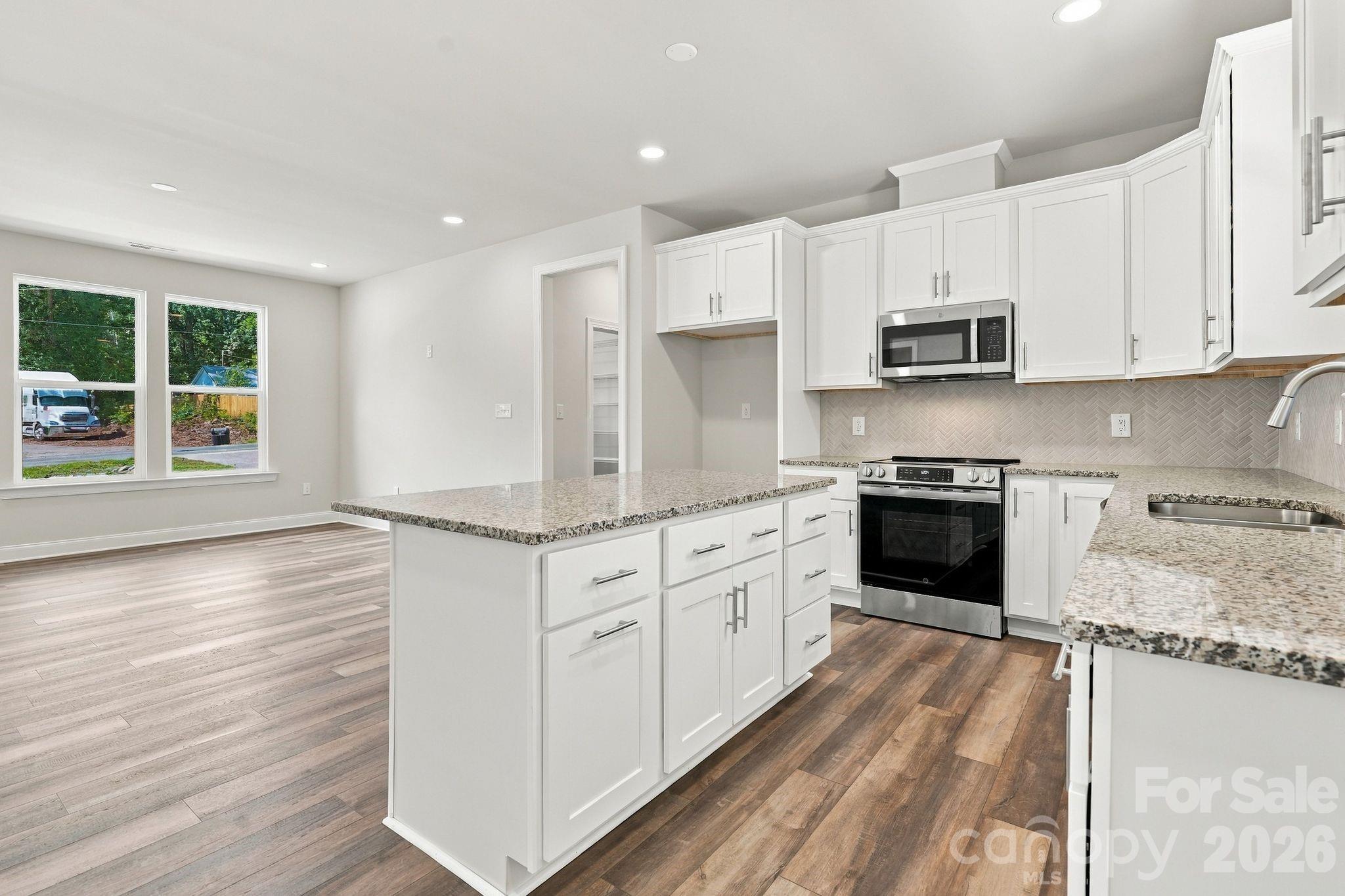 Single Family Residence at 413 Dogwood Lane, Statesville, photo 11 of 44