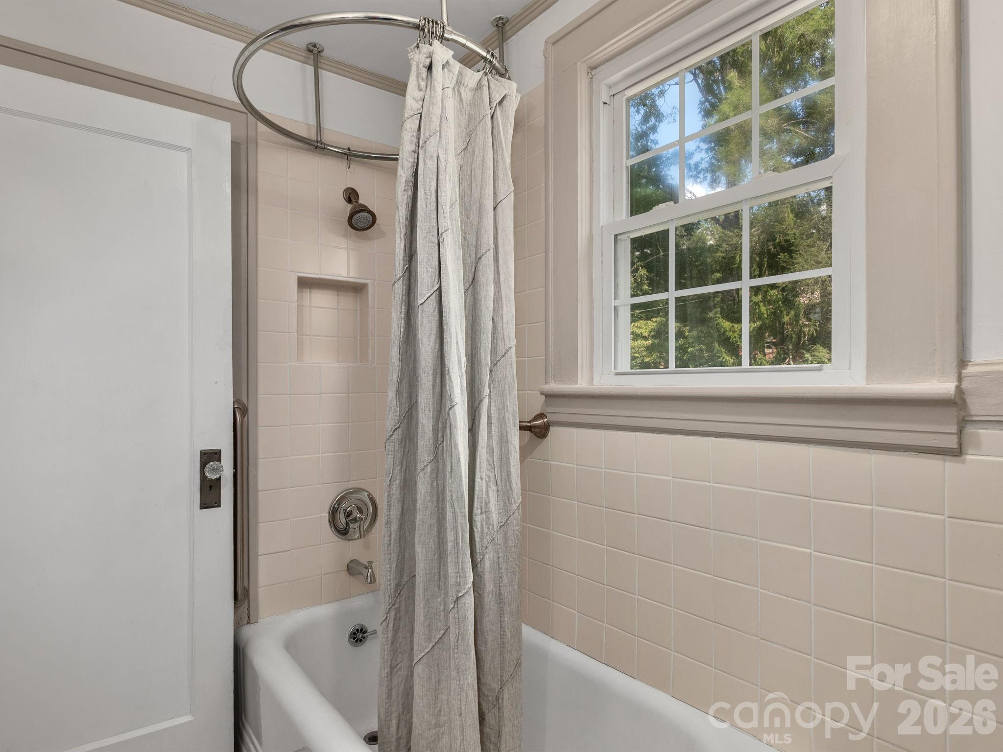 Single Family Residence at 303 Country Club Road, Asheville, photo 16 of 31