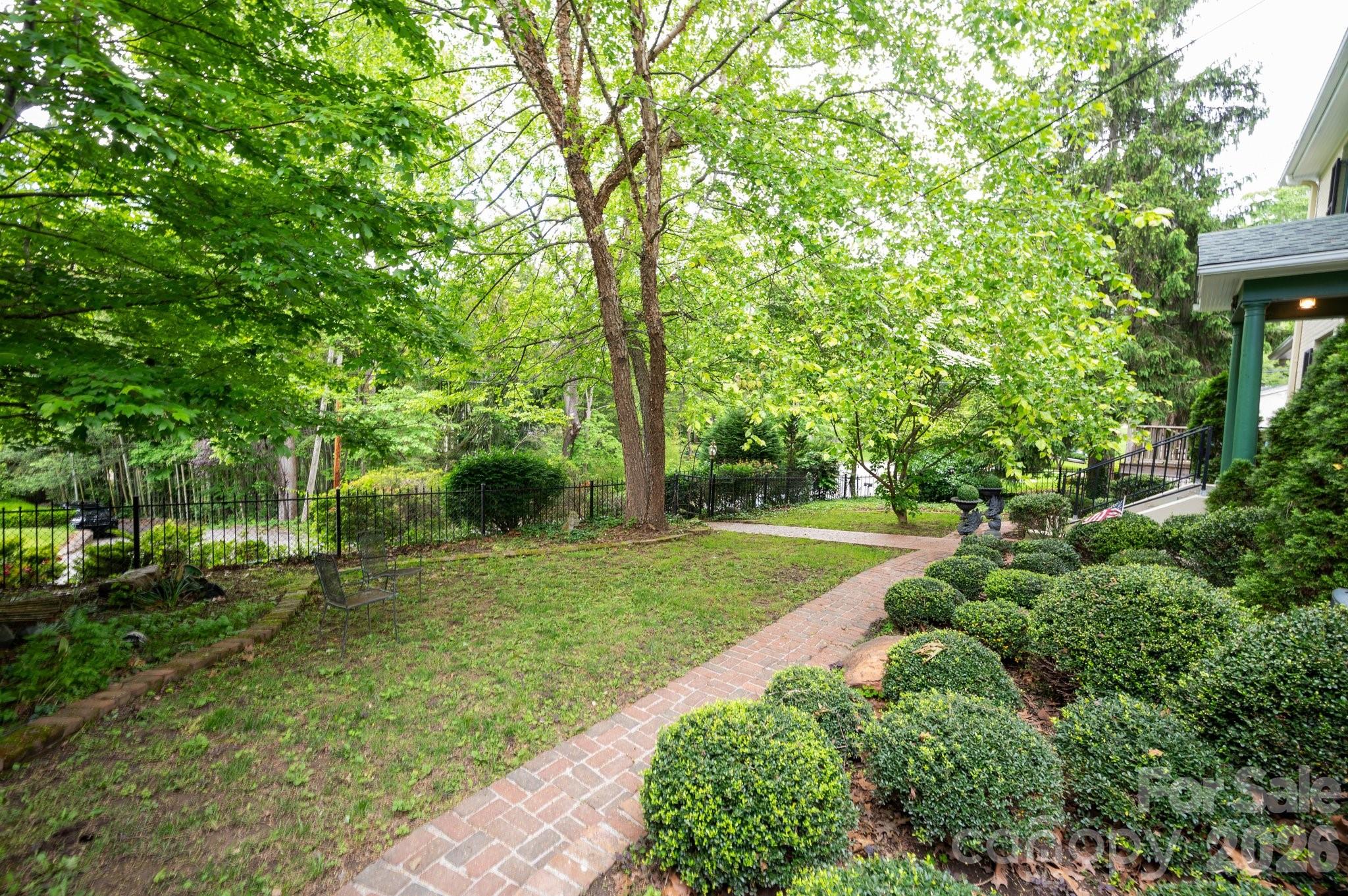 Single Family Residence at 303 Country Club Road, Asheville, photo 3 of 31