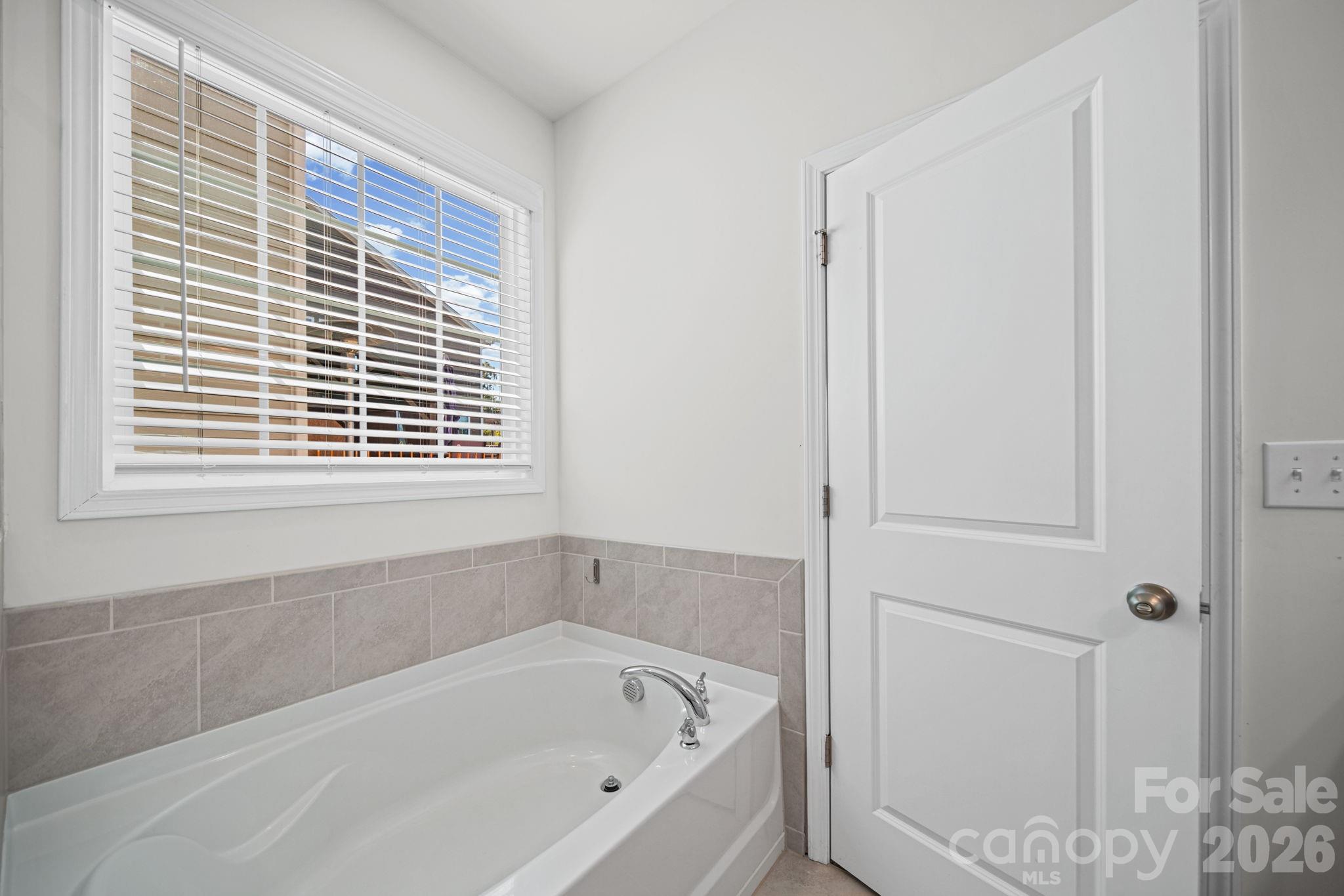 Single Family Residence at 1726 Santa Clara Trace, Clover, photo 14 of 29