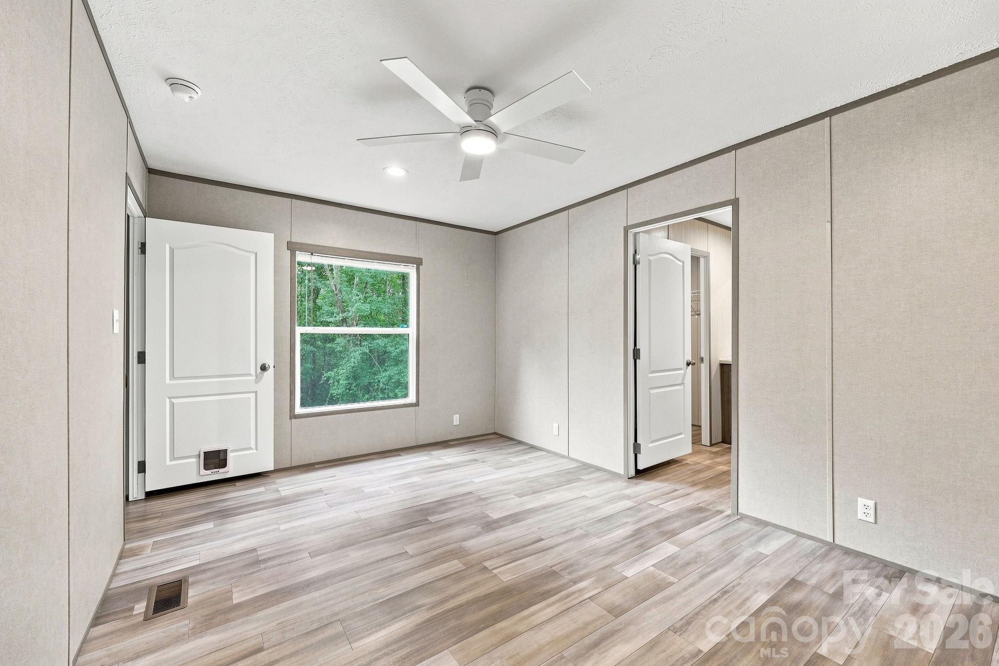 Room for a King! - 146 & 148 Bradshaw Circle, Candler