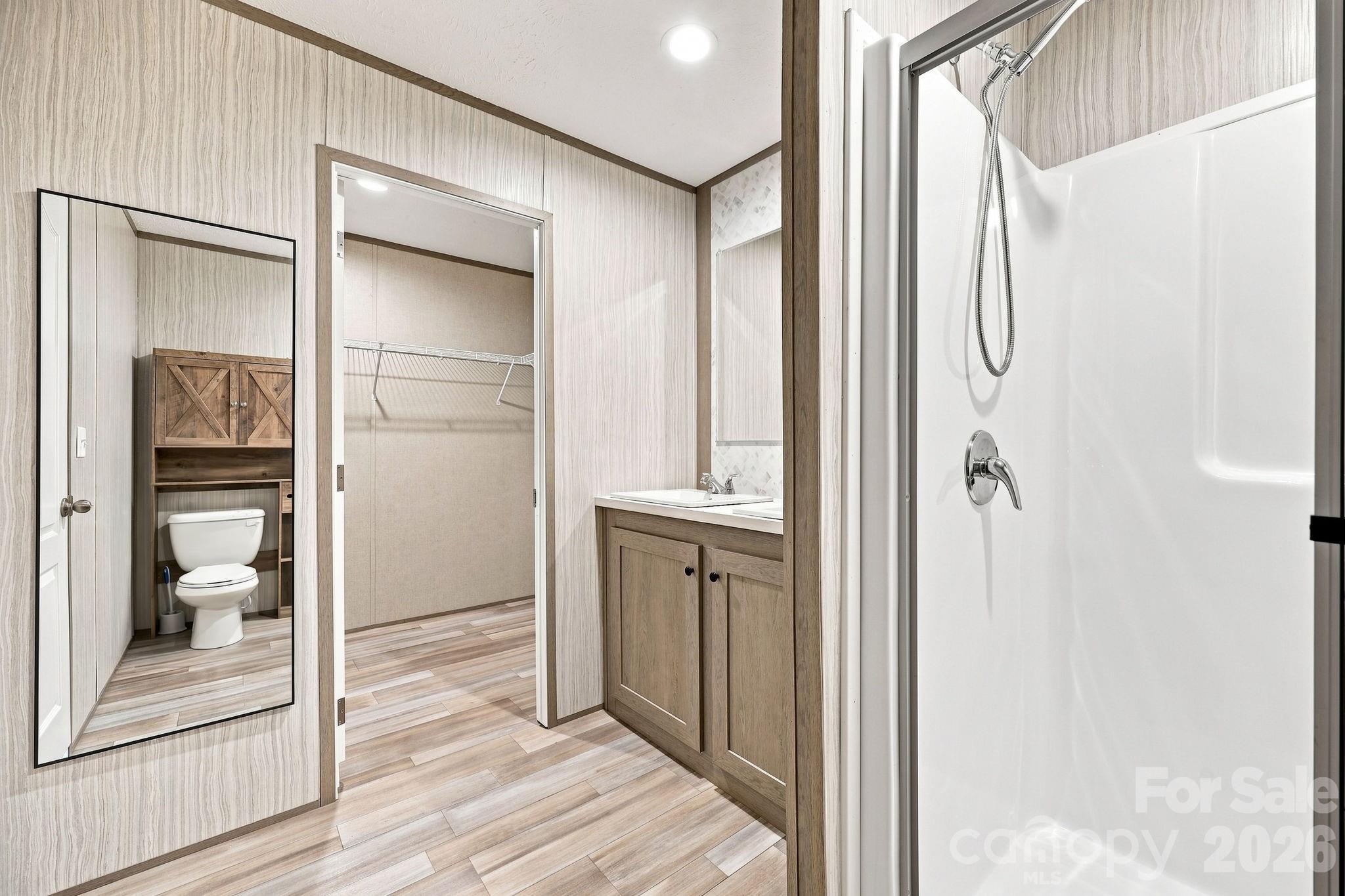 Large Bathroom - 146 & 148 Bradshaw Circle, Candler