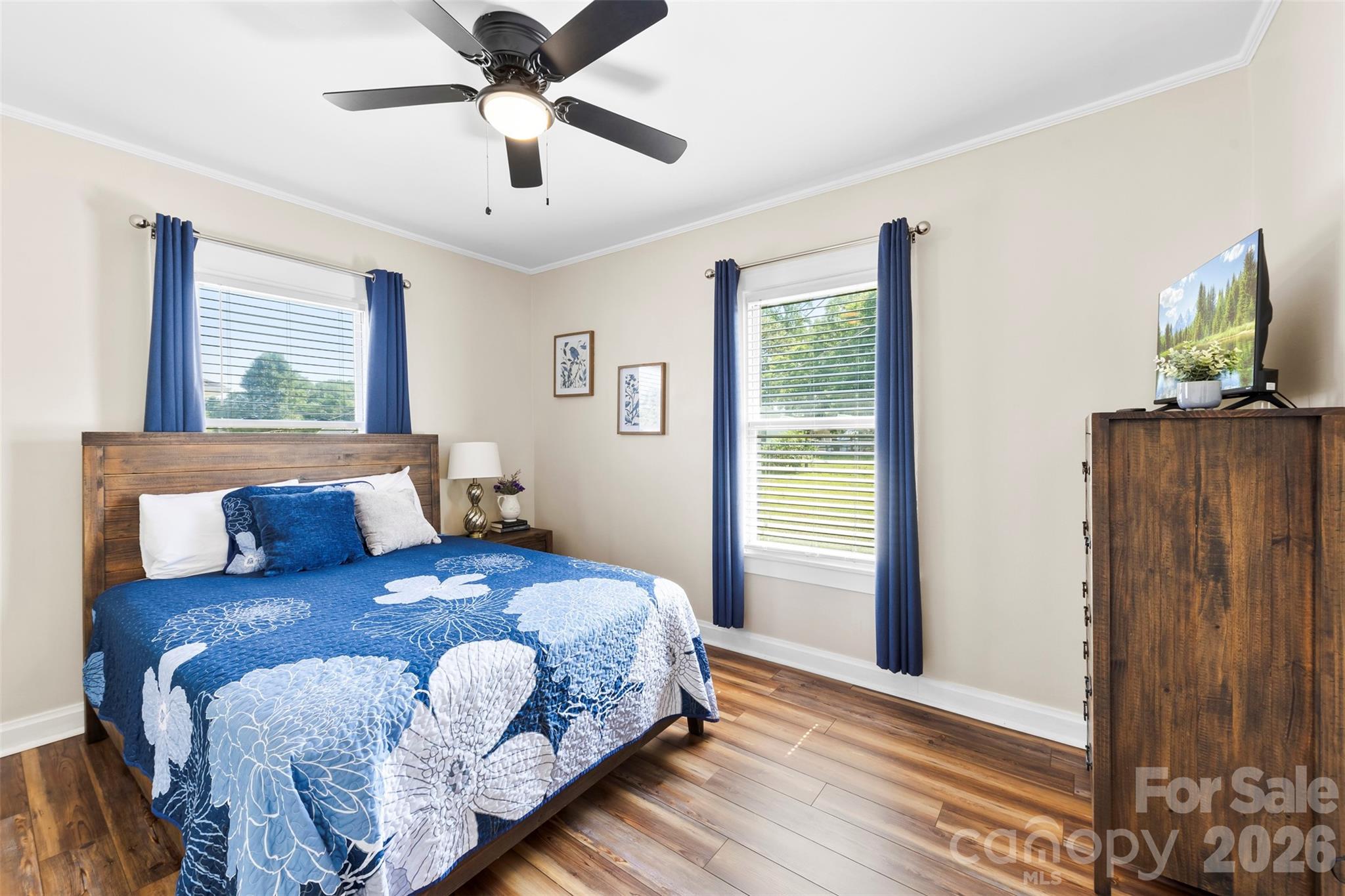 Single Family Residence at 1525 Perfection Avenue, Belmont, photo 14 of 20