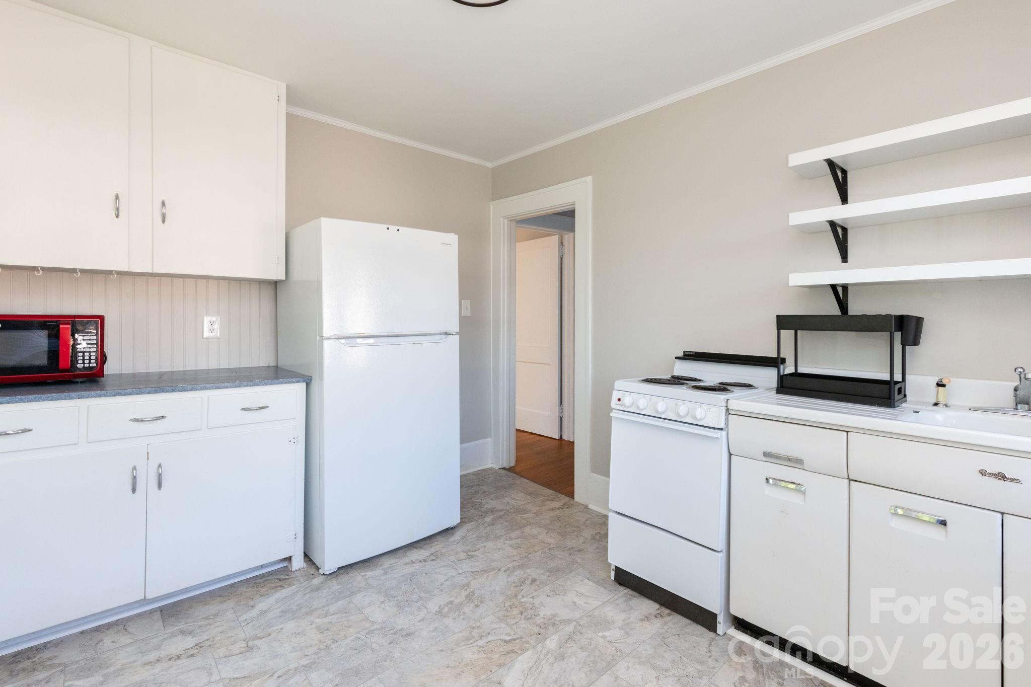 Kitchen - up - 16 Gracelyn Road, Asheville