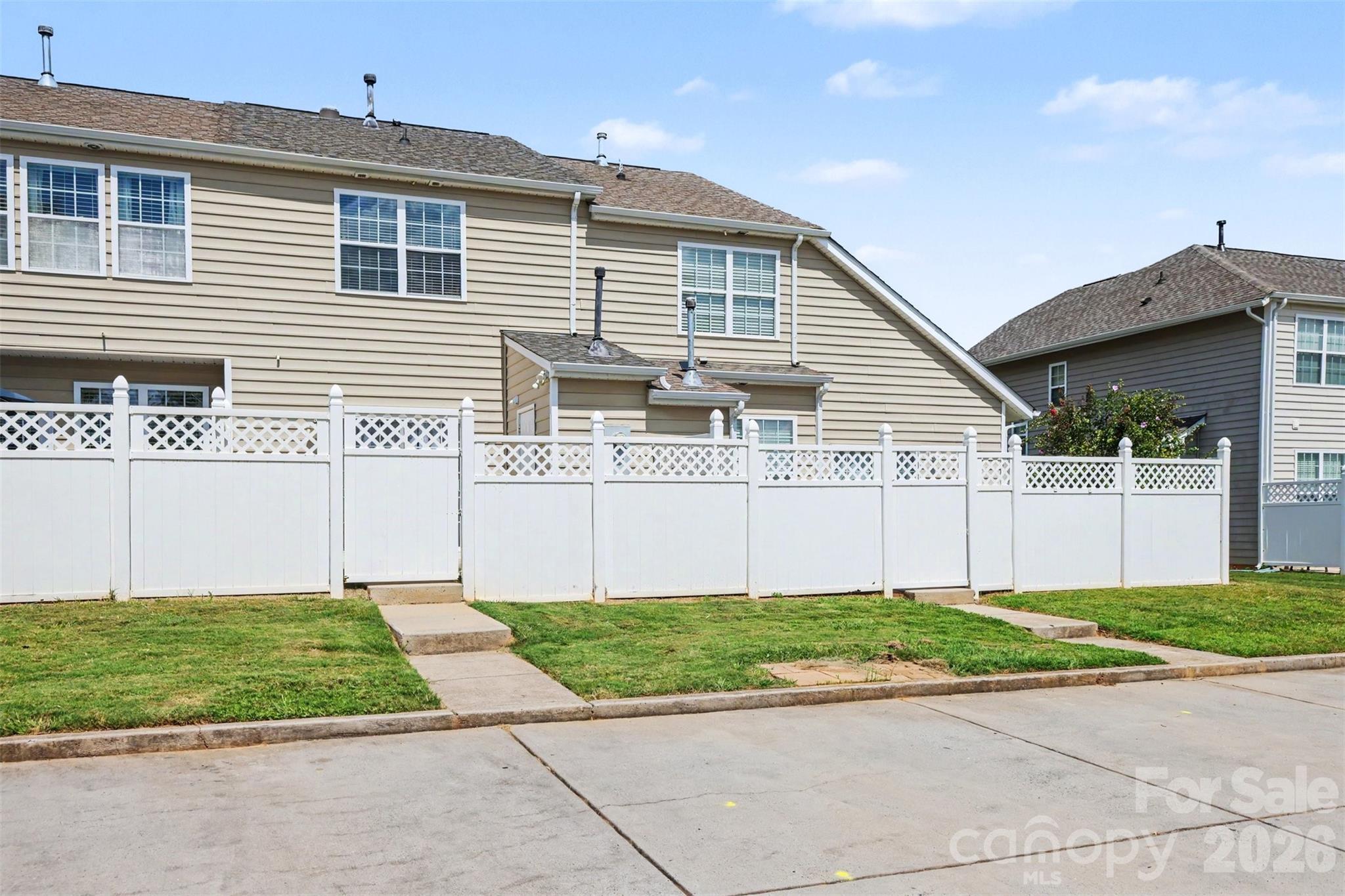 Townhouse at 8033 Willow Branch Drive, Waxhaw, photo 19 of 25