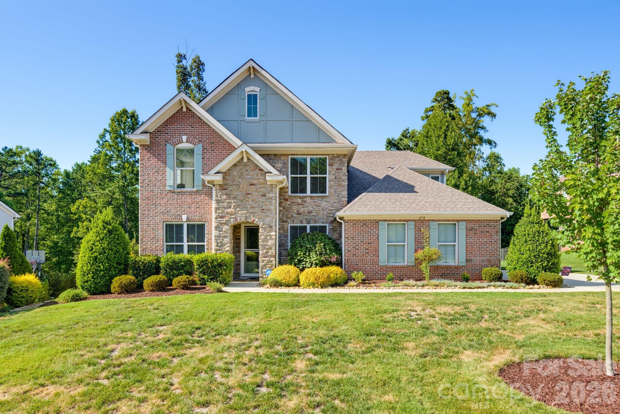 Single Family Residence at 270 S San Agustin Drive, Mooresville, photo 2 of 48