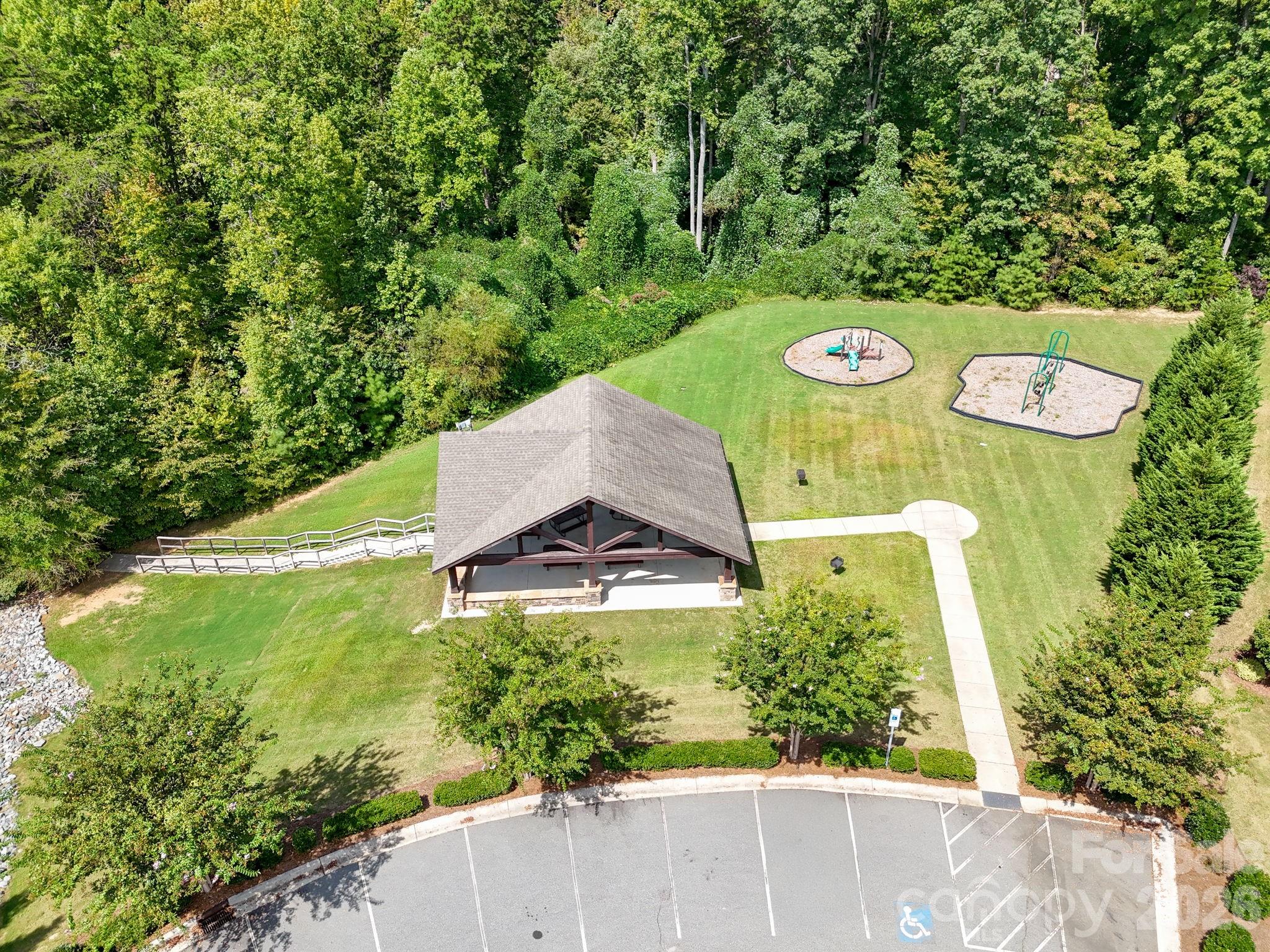 Single Family Residence at 270 S San Agustin Drive, Mooresville, photo 45 of 48