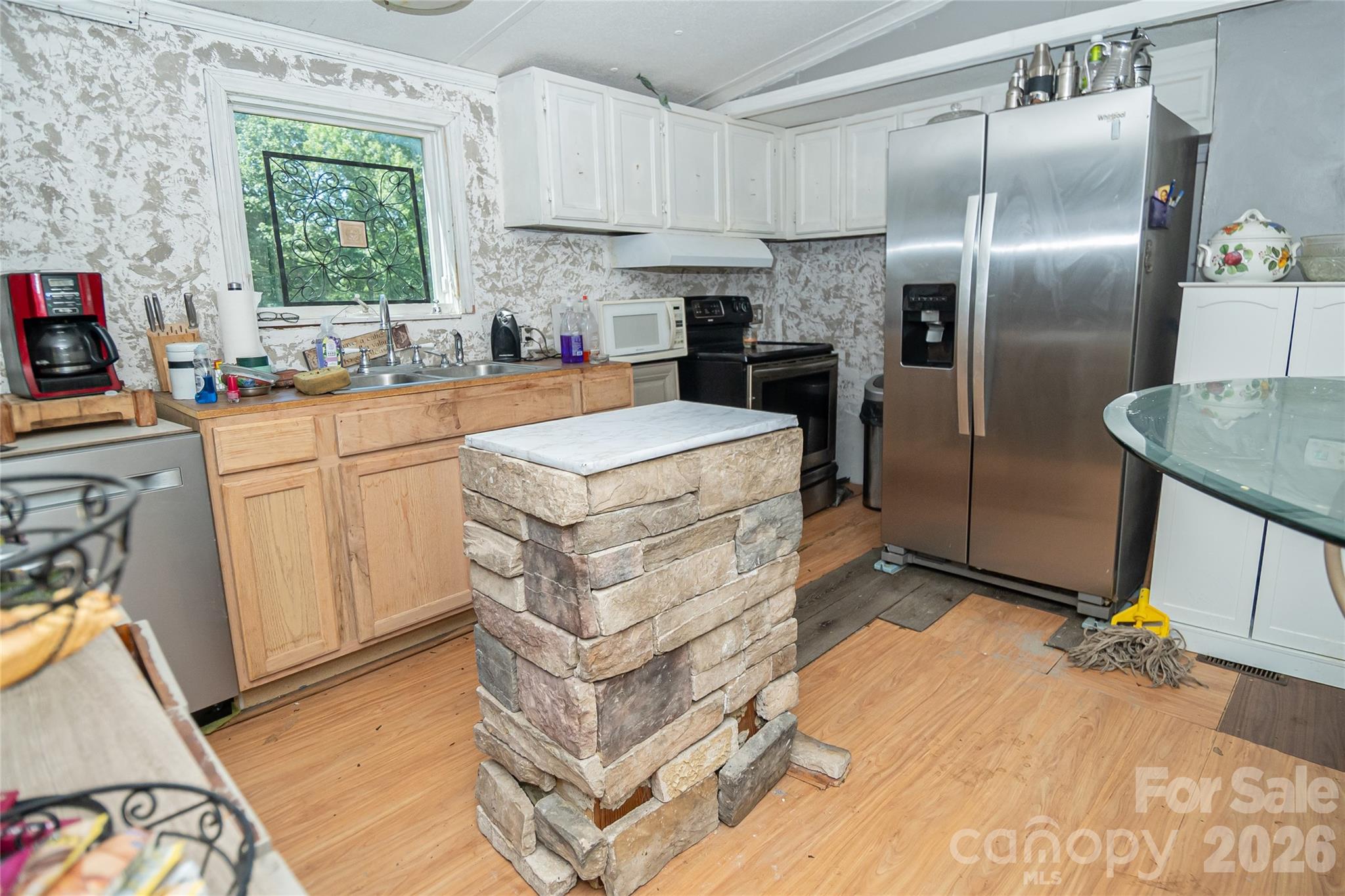 Single Family Residence at 1642 Bradford Mountain Road, Lenoir, photo 8 of 18