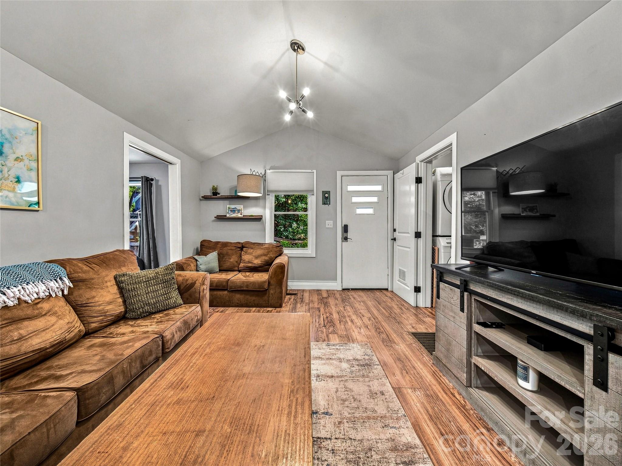 Single Family Residence at 91 Deaver Street, Asheville, photo 4 of 29