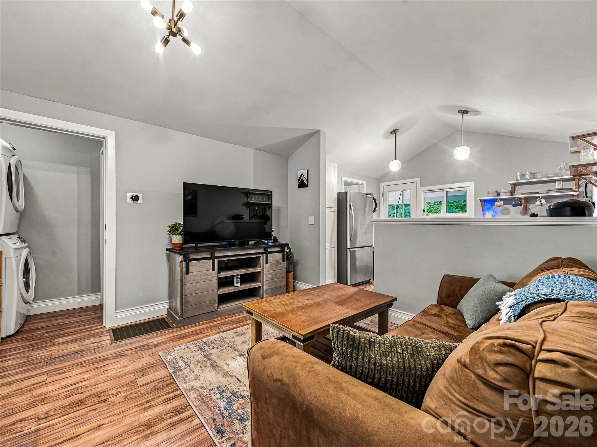 Single Family Residence at 91 Deaver Street, Asheville, photo 6 of 29