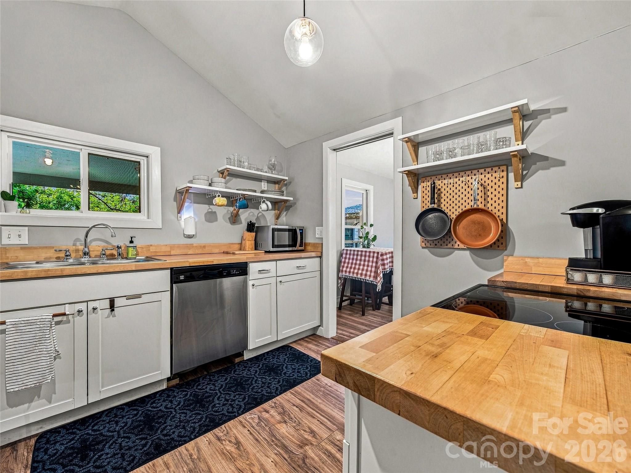 Single Family Residence at 91 Deaver Street, Asheville, photo 10 of 29