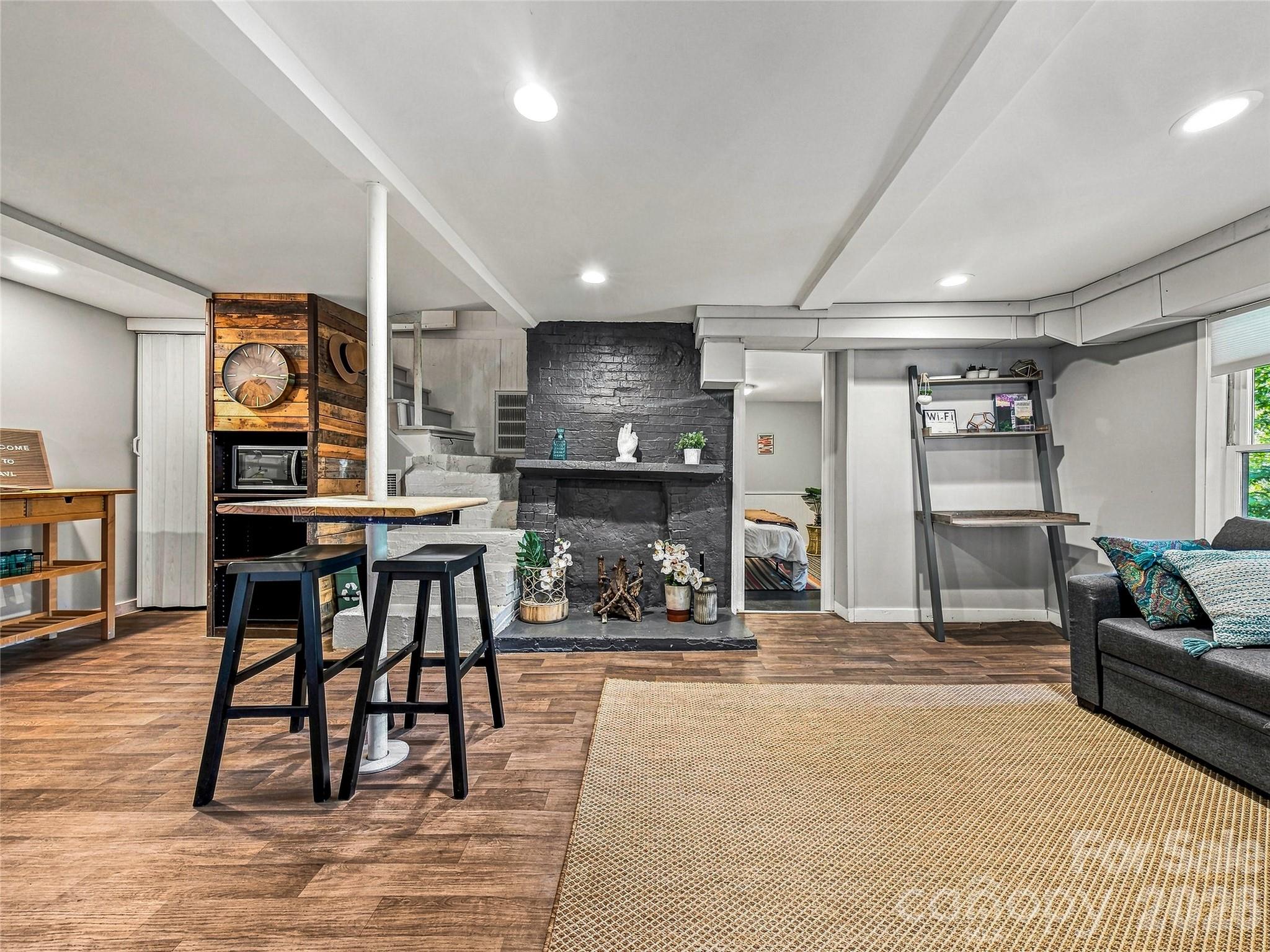 Single Family Residence at 91 Deaver Street, Asheville, photo 22 of 29