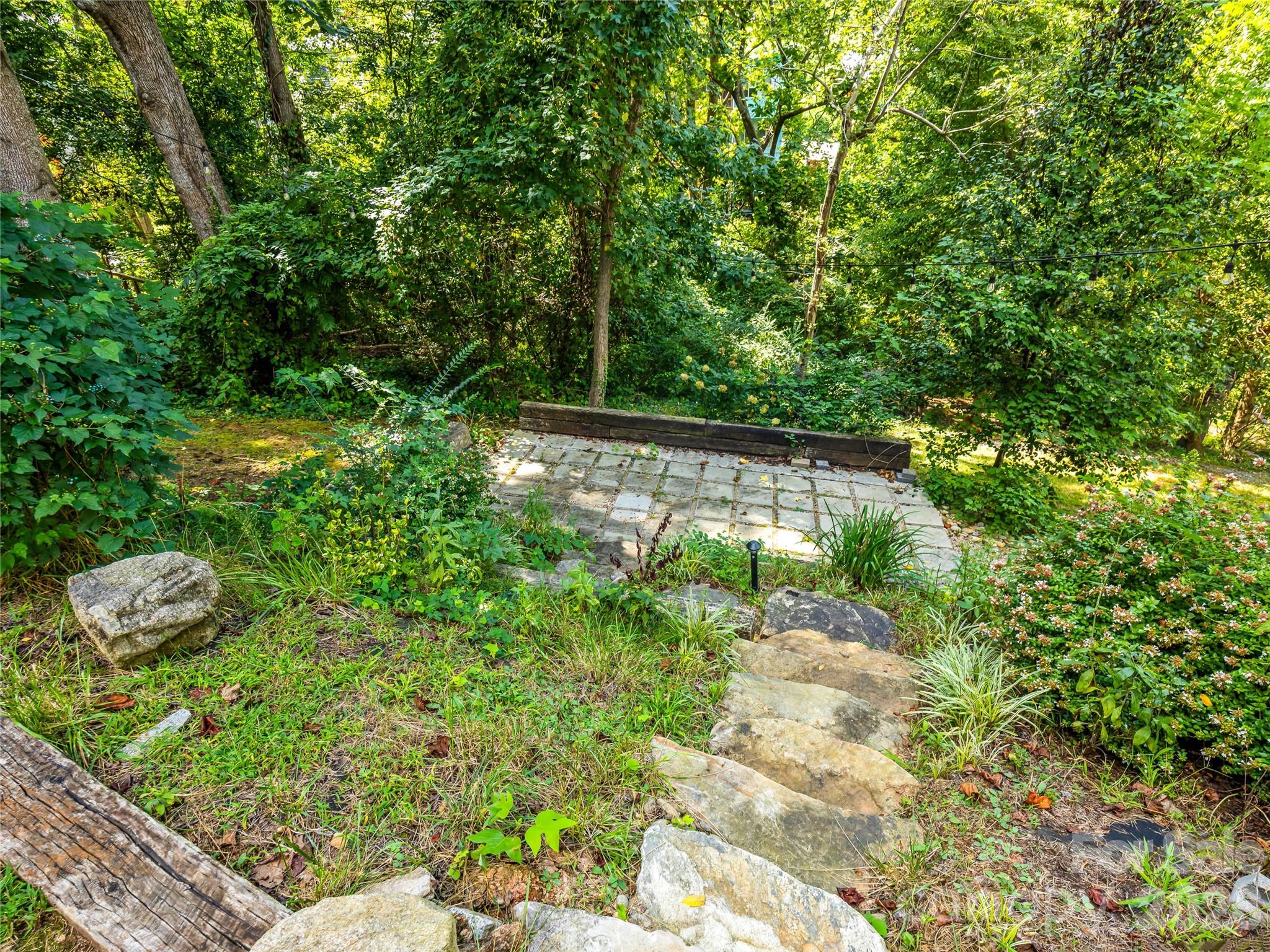 Single Family Residence at 91 Deaver Street, Asheville, photo 26 of 29
