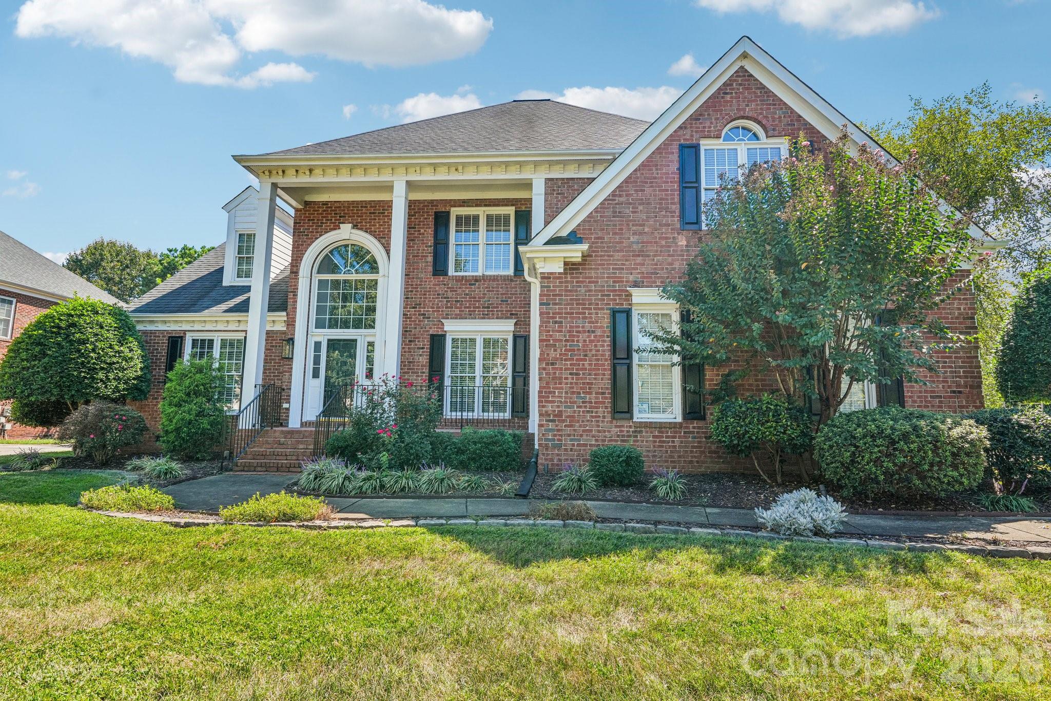Single Family Residence at 10204 Vixen Lane, Huntersville, photo 4 of 45