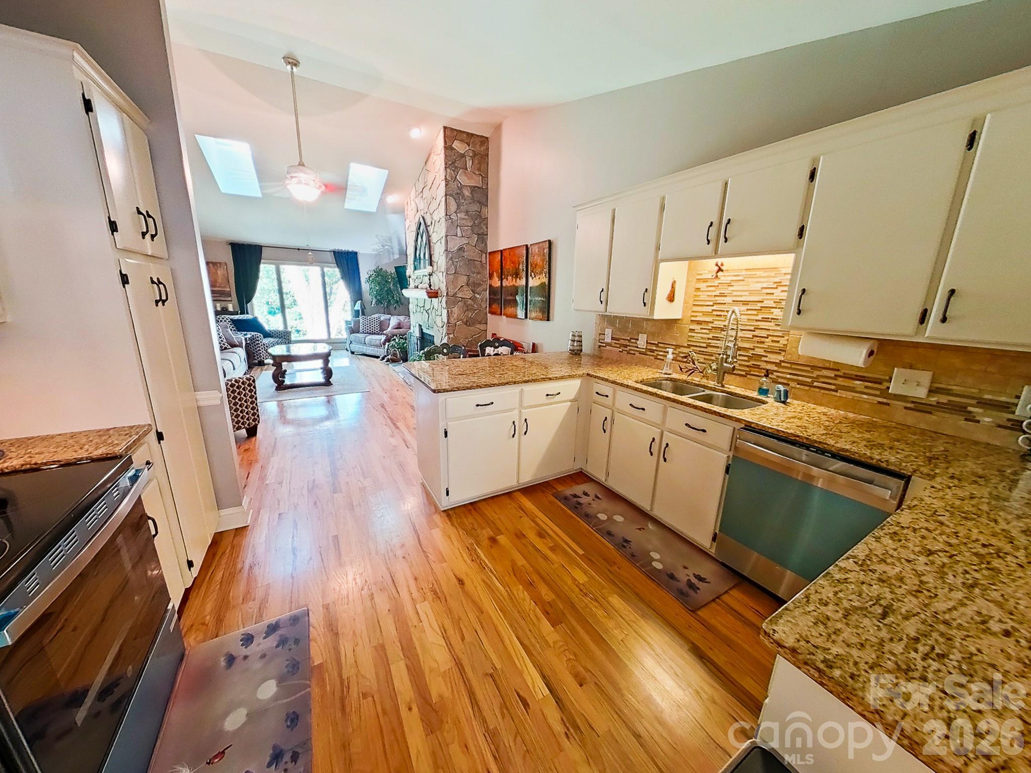 Kitchen main Floor - 1004 Kenilworth Court NW, Concord