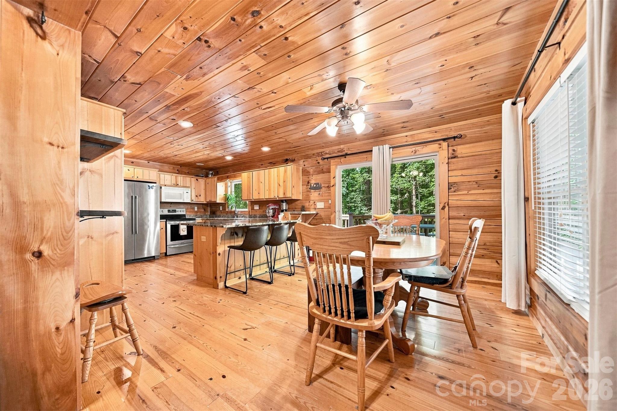Single Family Residence at 963 Double Eagle Drive, Nebo, photo 8 of 48
