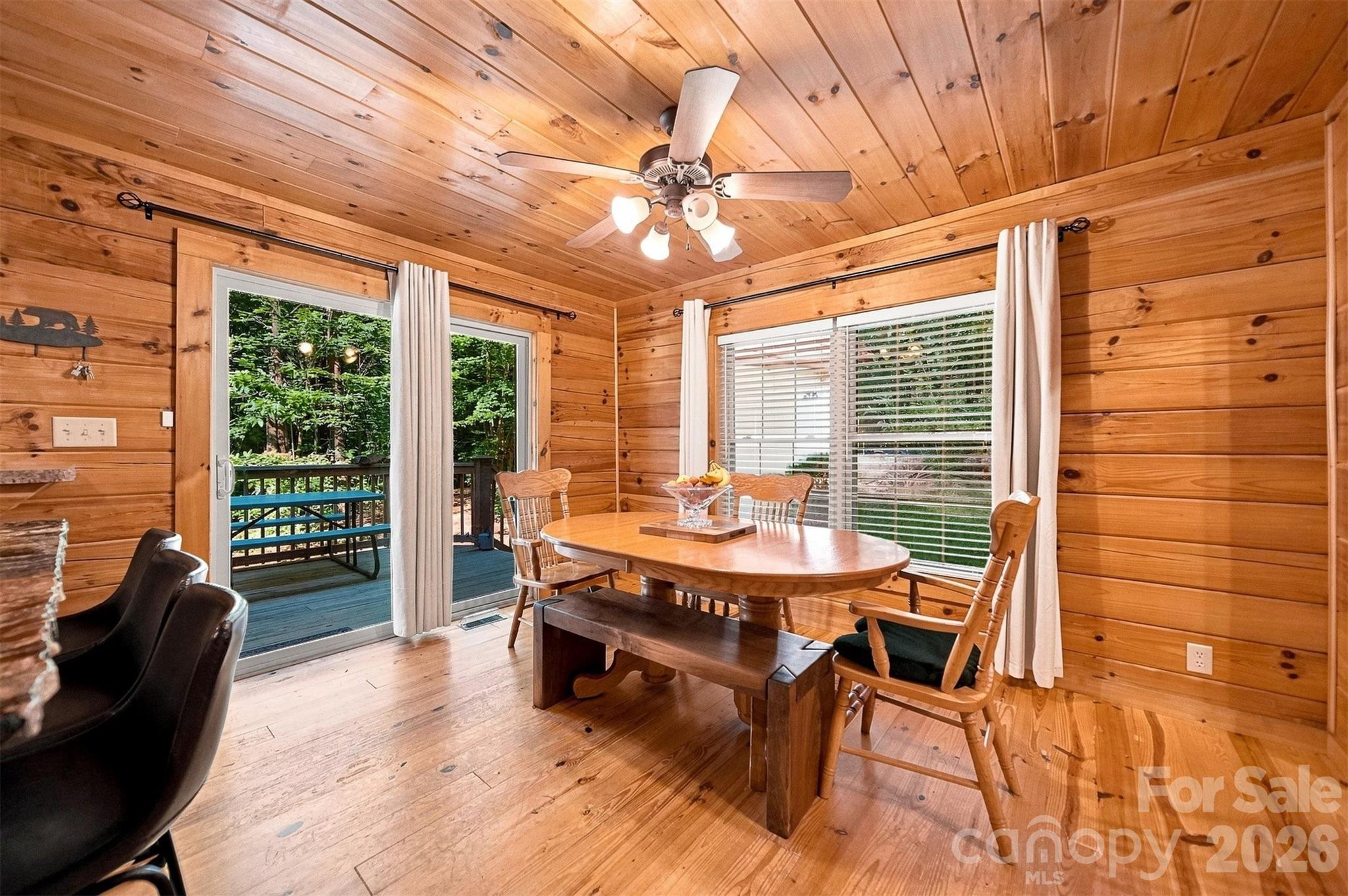 Single Family Residence at 963 Double Eagle Drive, Nebo, photo 10 of 48