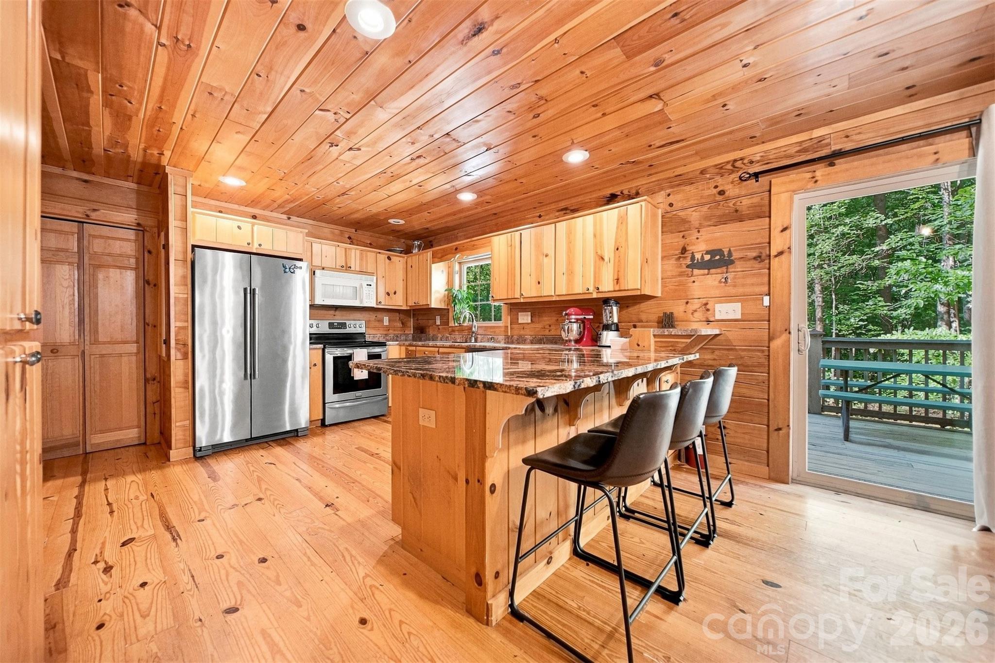 Single Family Residence at 963 Double Eagle Drive, Nebo, photo 11 of 48