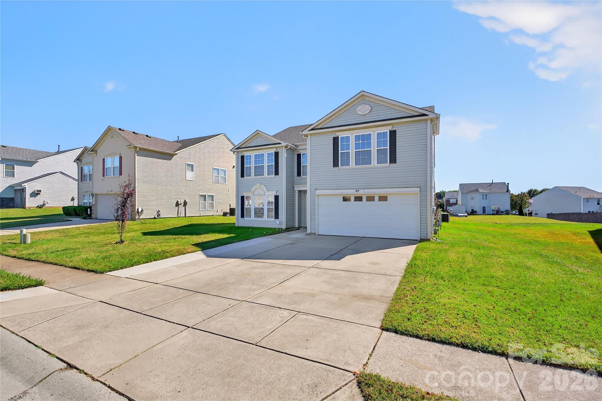 Single Family Residence at 109 Bennett Trail Drive, Mount Holly, photo 7 of 45