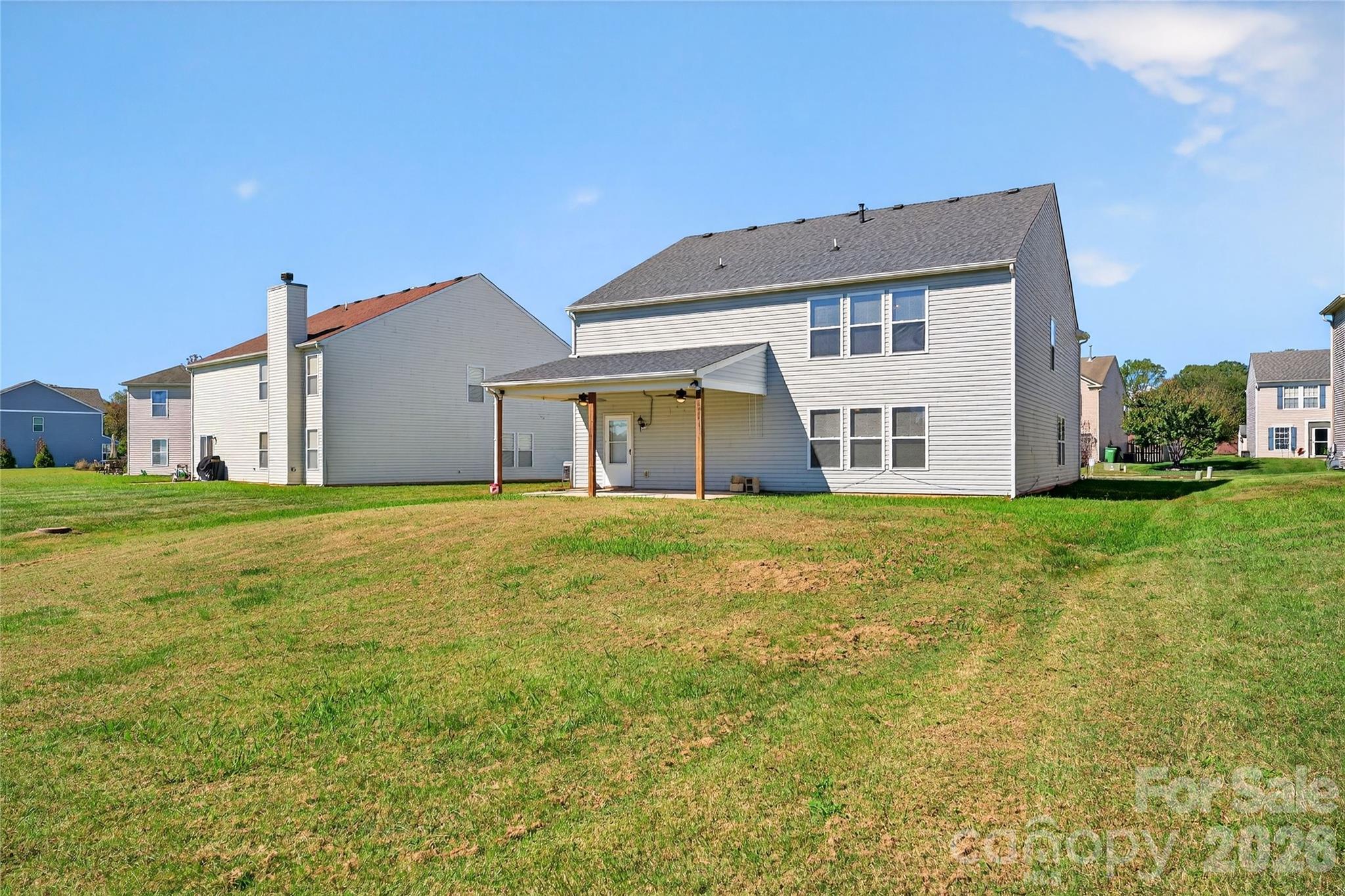 Single Family Residence at 109 Bennett Trail Drive, Mount Holly, photo 11 of 45