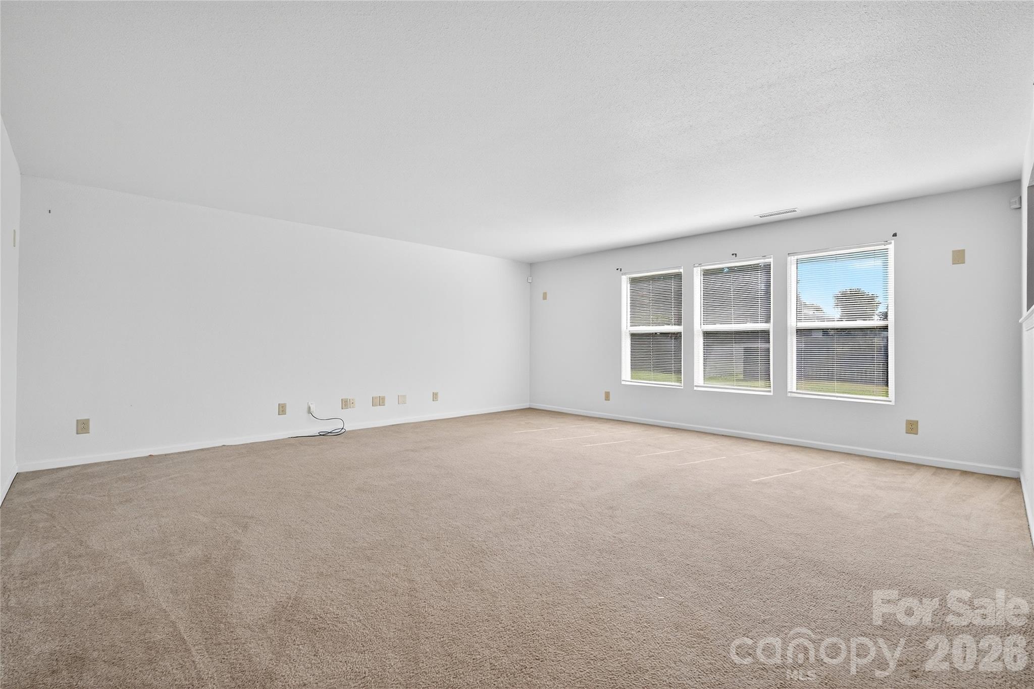 Family Room on Main - 109 Bennett Trail Drive, Mount Holly
