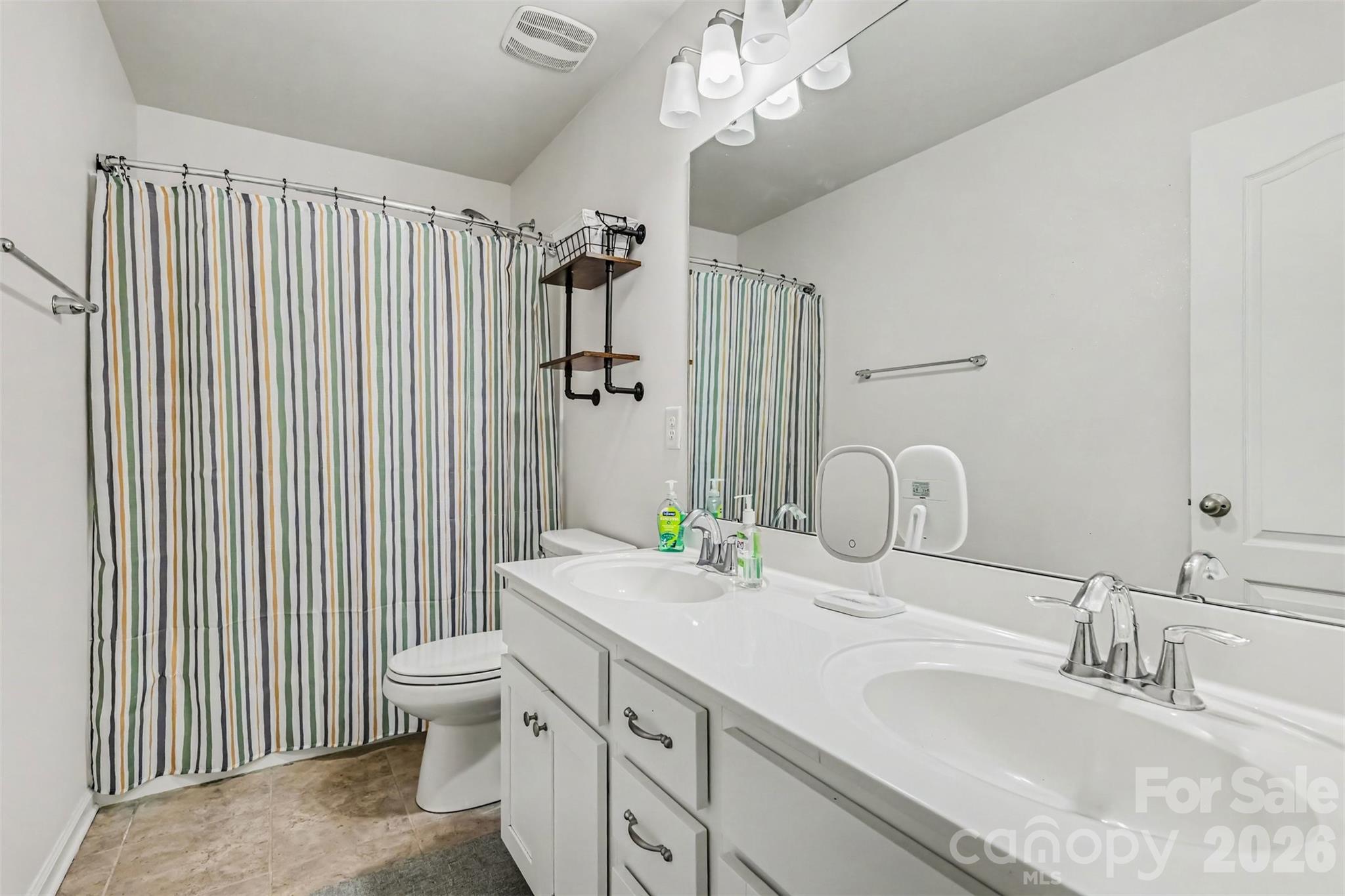 Single Family Residence at 437 Zoe Bee Drive, Clover, photo 25 of 30