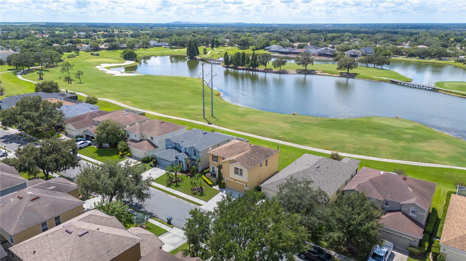 Island lake is one of many lakes located in the Eaglebrooke community. - 6937 LAKE EAGLEBROOKE DR, LAKELAND