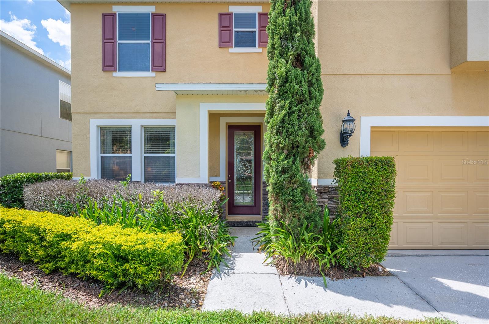 AS you enter.... - 6937 LAKE EAGLEBROOKE DR, LAKELAND