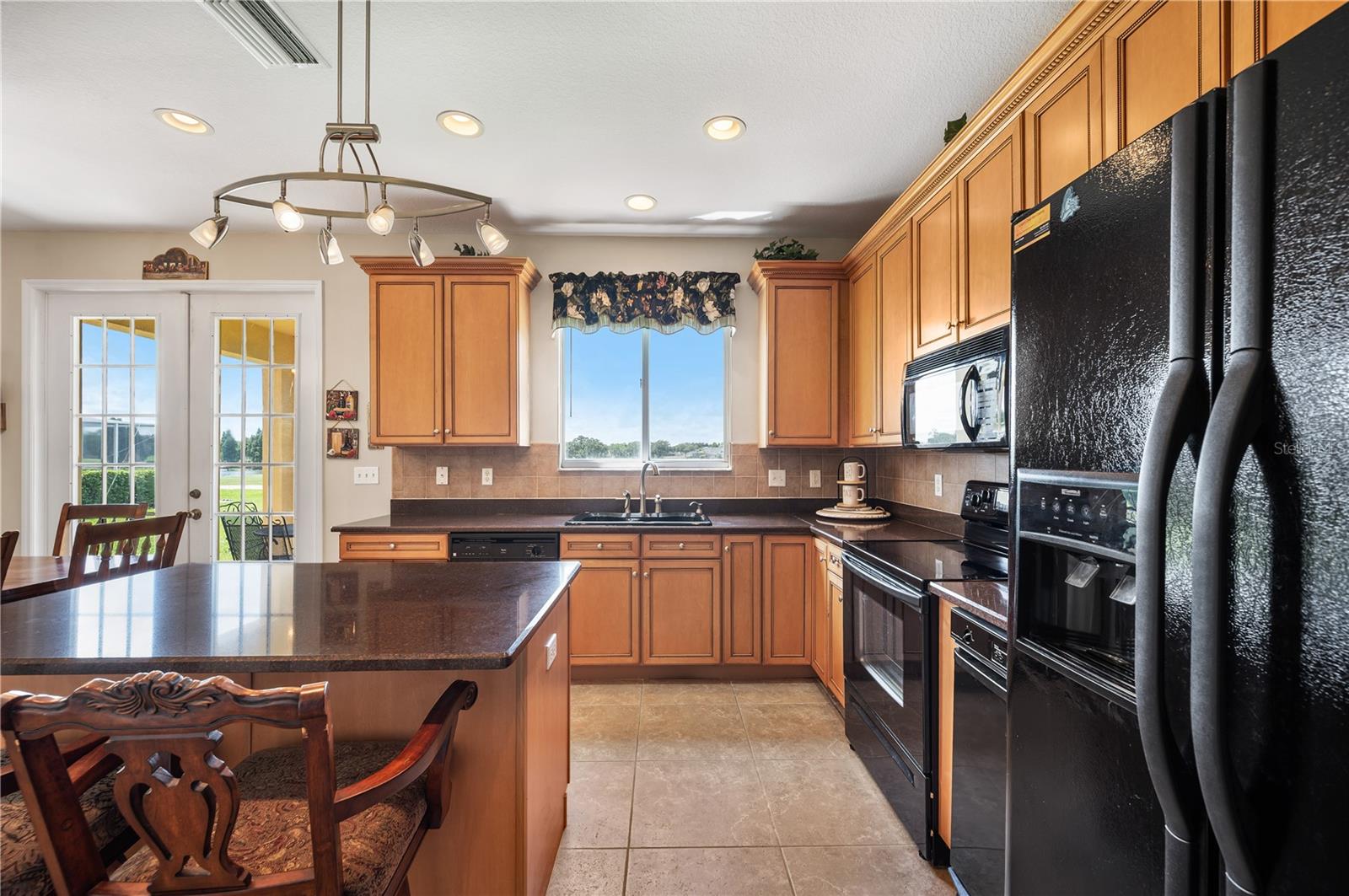 Single Family Residence at 6937 LAKE EAGLEBROOKE DR, LAKELAND, photo 16 of 63