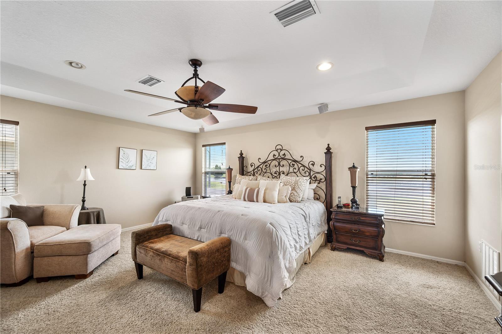 The Primary Suite is well appointed and has a spectacular view of Island Lake & the 15 Hole . - 6937 LAKE EAGLEBROOKE DR, LAKELAND
