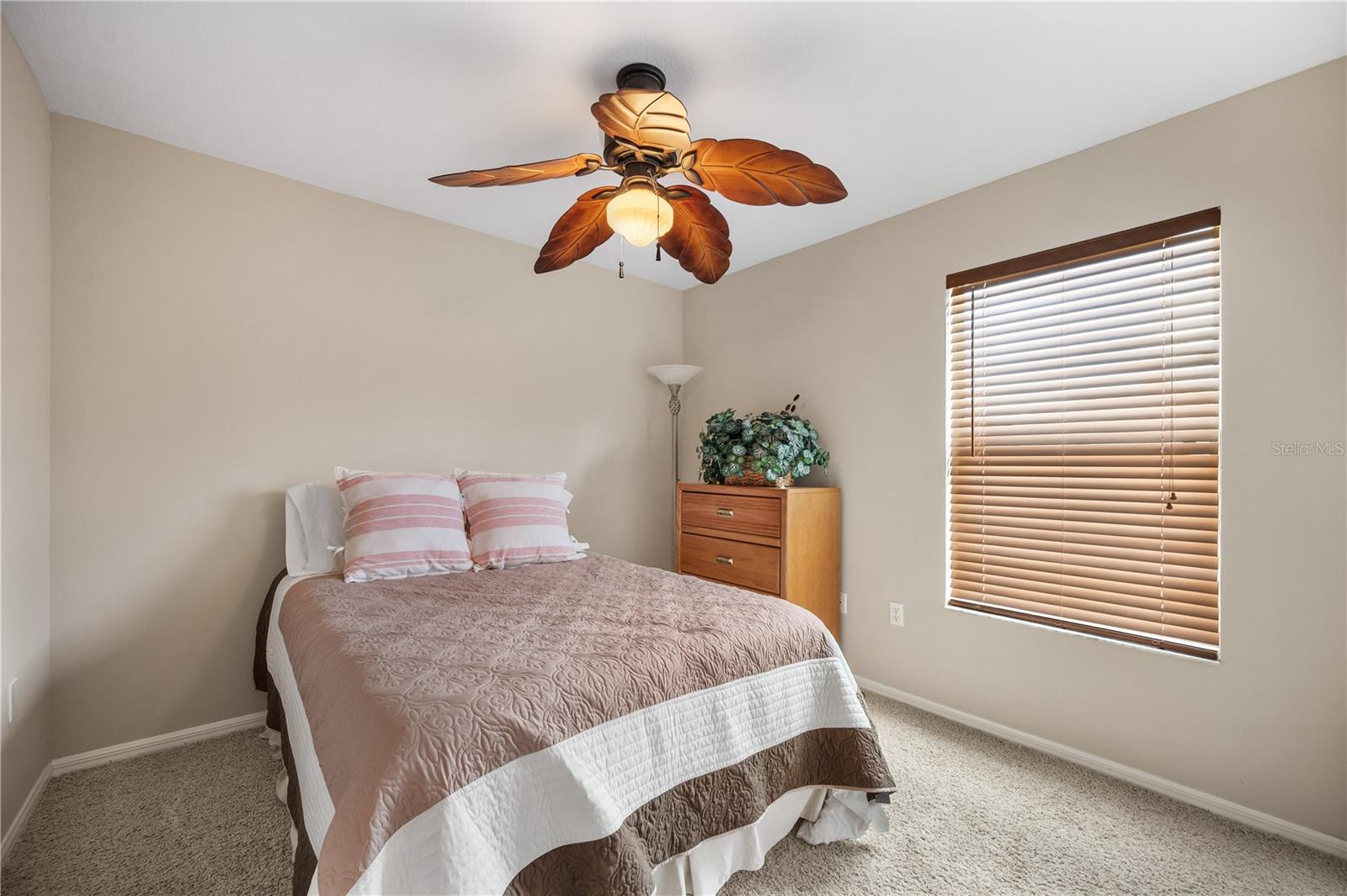 Bedroom #3 is spacious - 6937 LAKE EAGLEBROOKE DR, LAKELAND