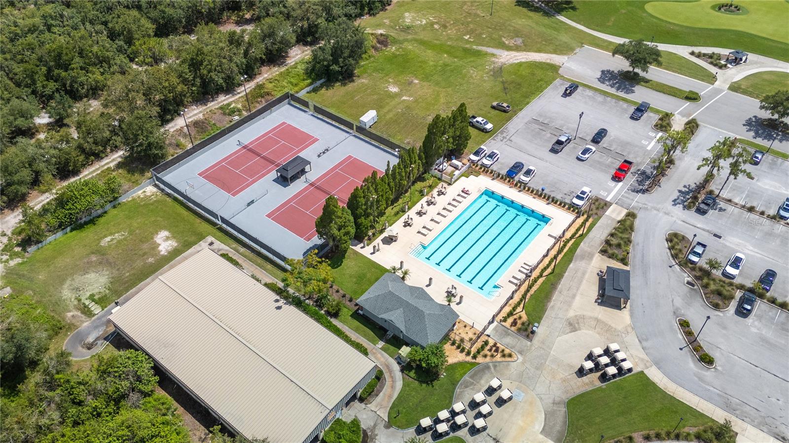 Community Pool & tennis courts - 6937 LAKE EAGLEBROOKE DR, LAKELAND