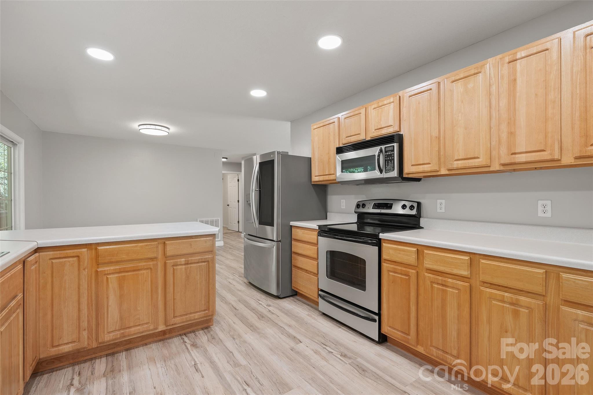 Single Family Residence at 111 Natures Trail, Clyde, photo 10 of 26