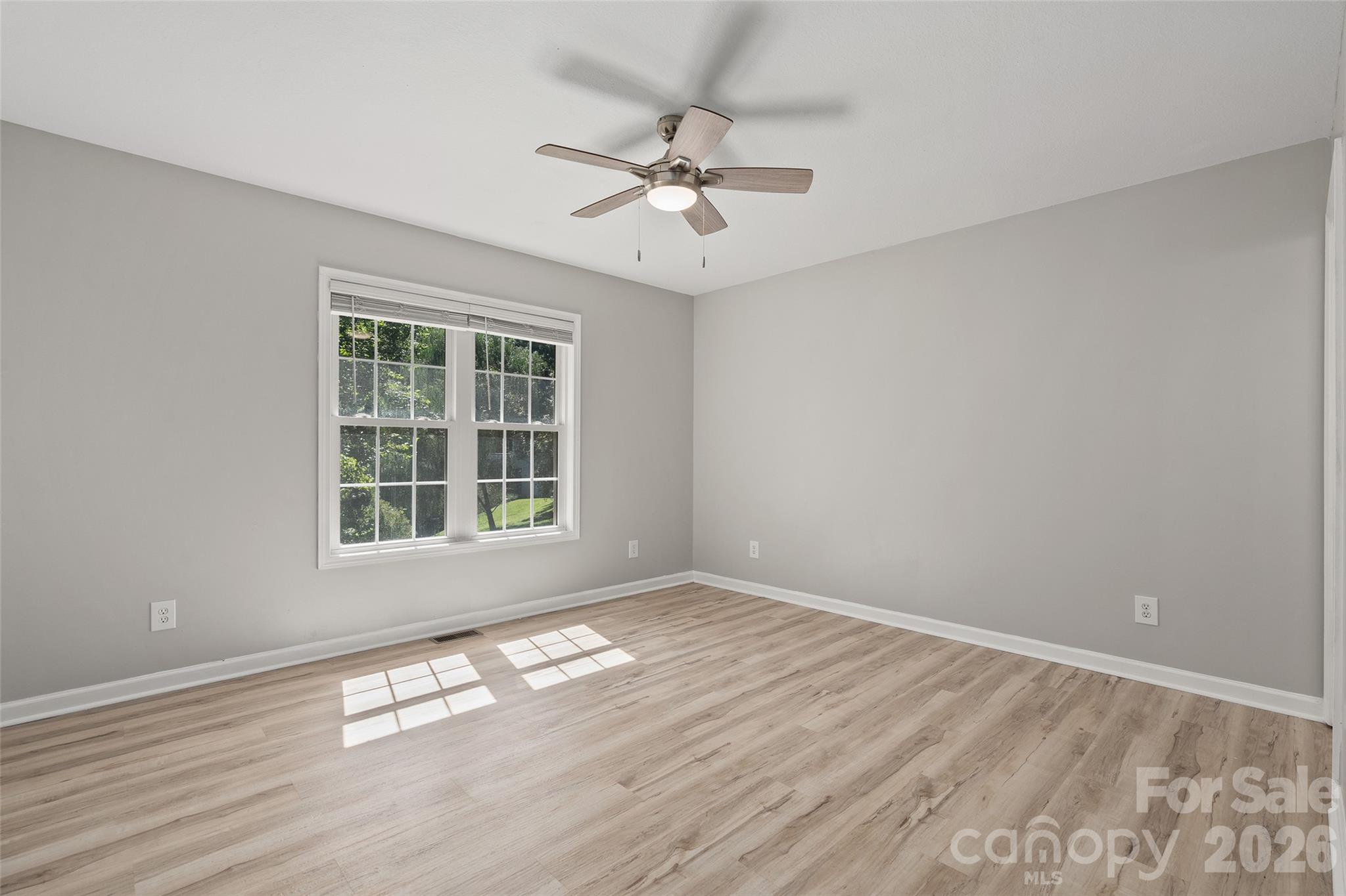 Single Family Residence at 111 Natures Trail, Clyde, photo 13 of 26