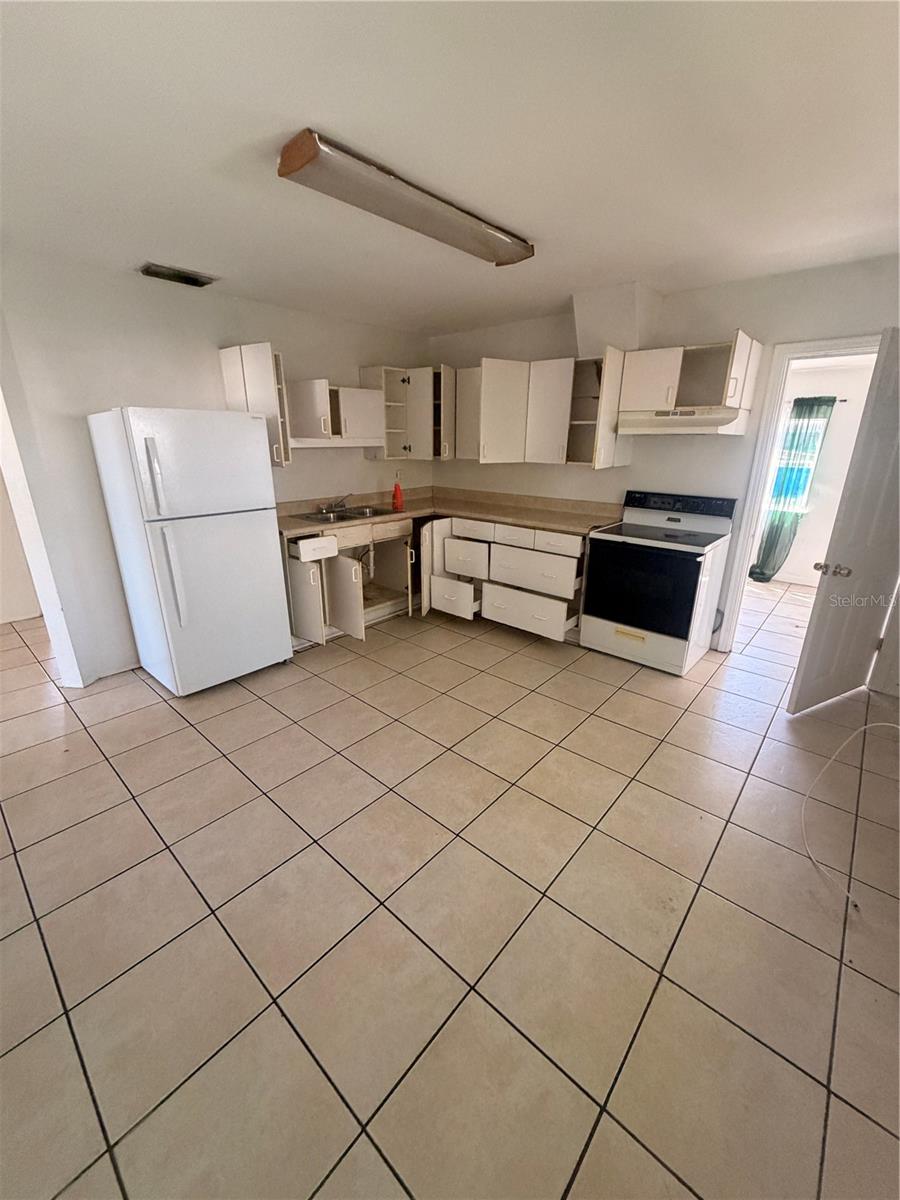 Half Duplex at 1626 29TH AVE N, ST PETERSBURG, photo 12 of 14