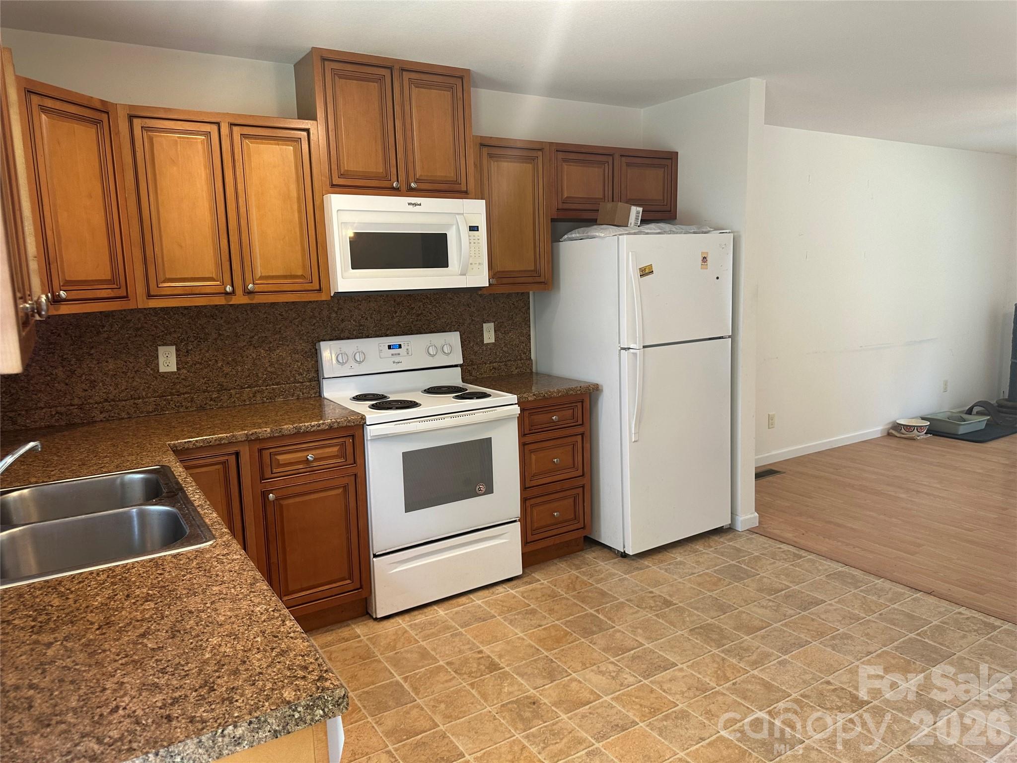 All appliances convey! - 6 Kendrick Court, Flat Rock