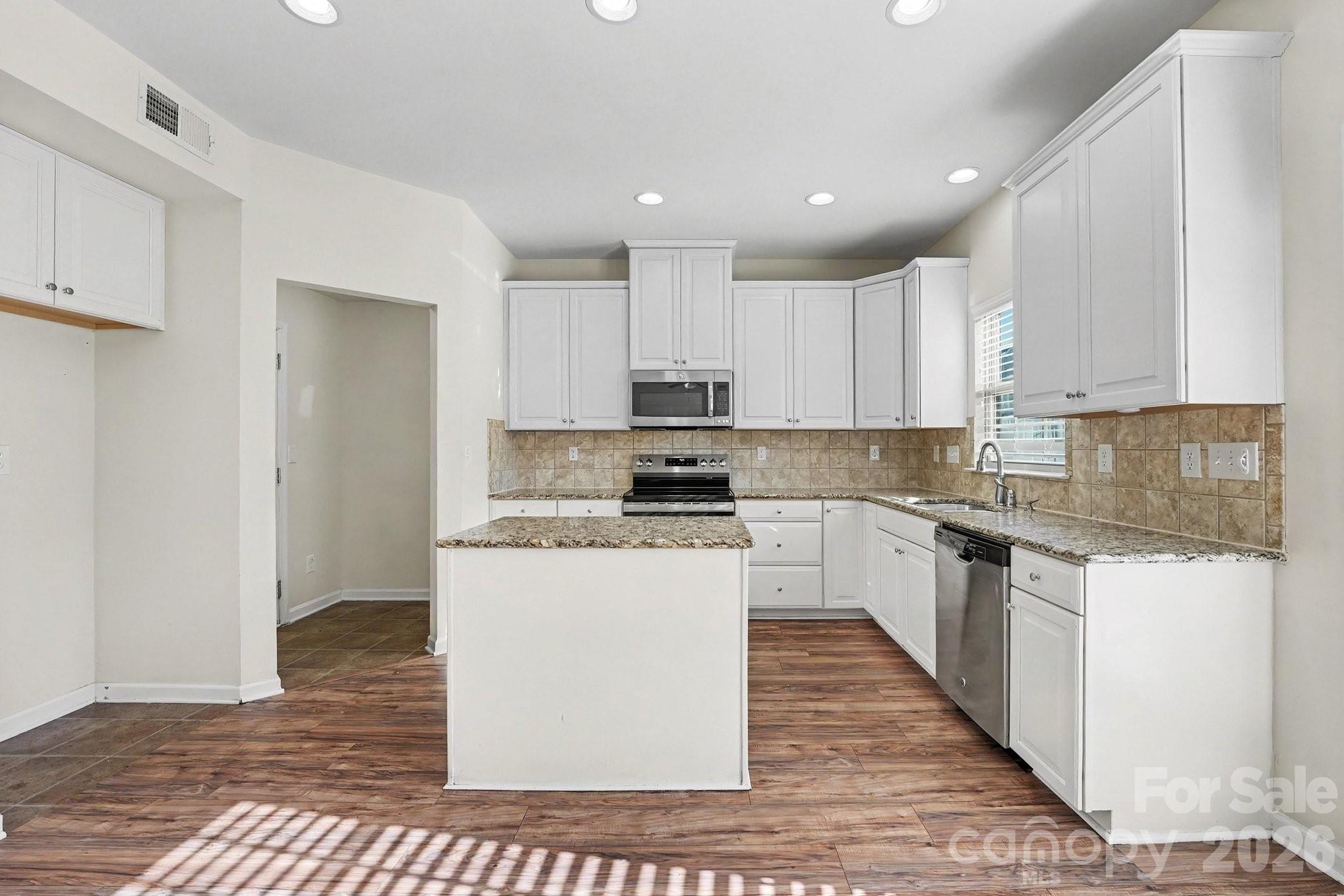Single Family Residence at 1256 Farm Branch Drive SW, Concord, photo 11 of 29