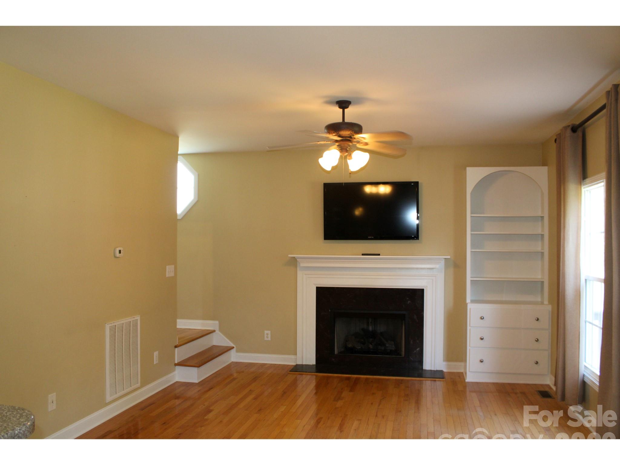 Single Family Residence at 1058 N Lilac Lane, Salisbury, photo 13 of 48
