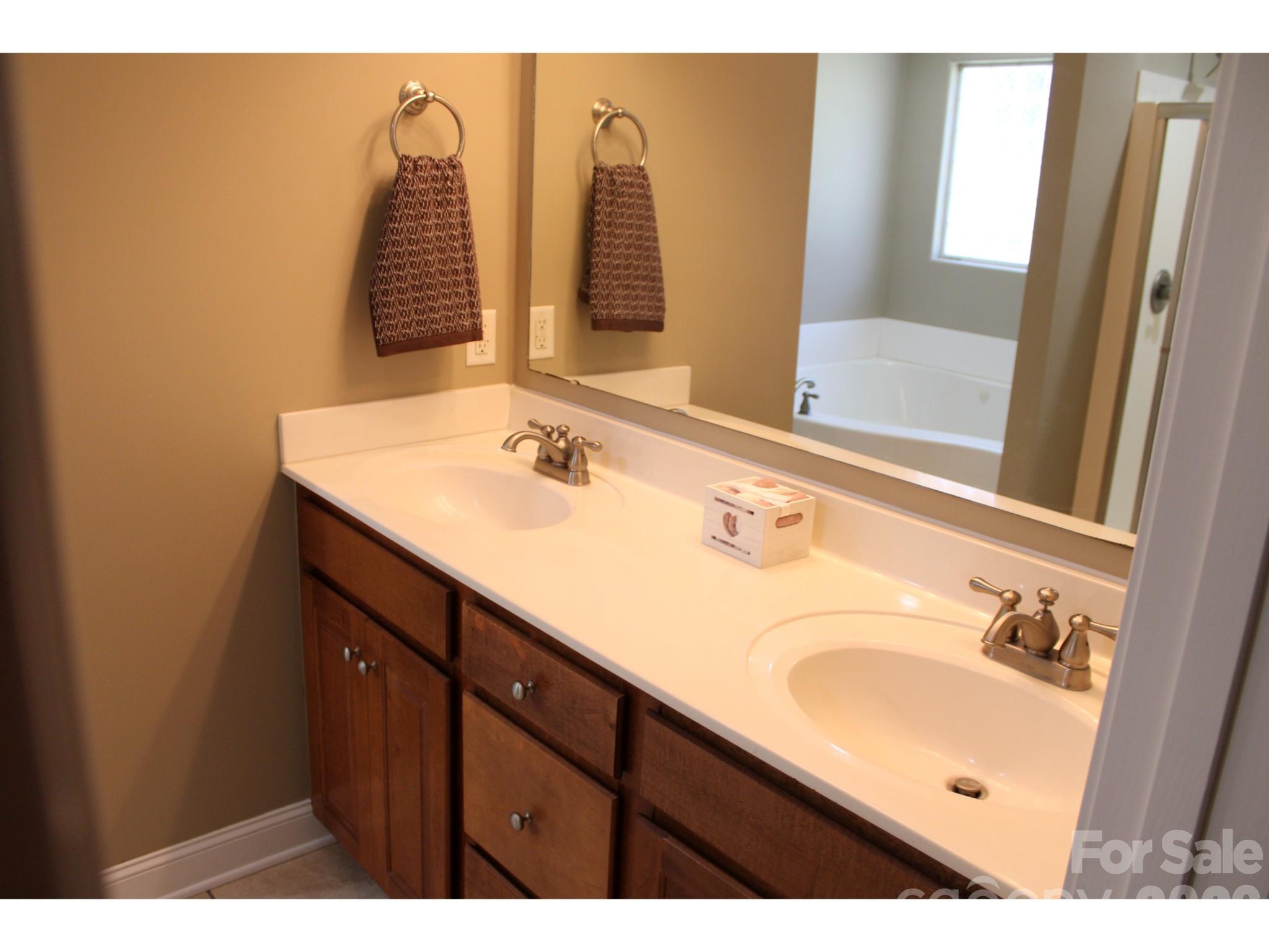Single Family Residence at 1058 N Lilac Lane, Salisbury, photo 21 of 48