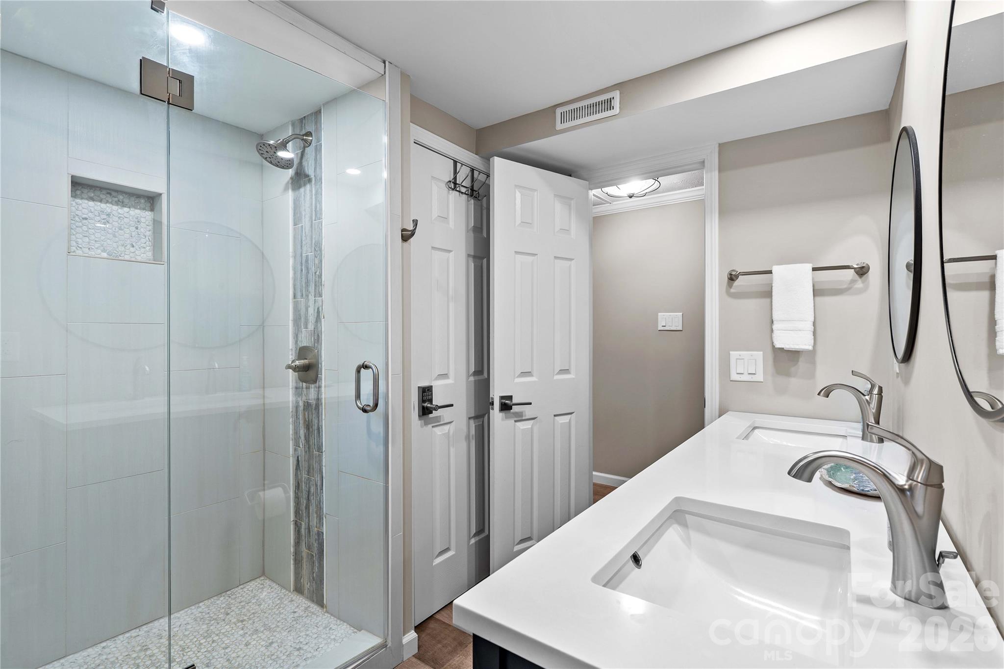 Lower level shower - 150 Shady Cove Drive, Troutman