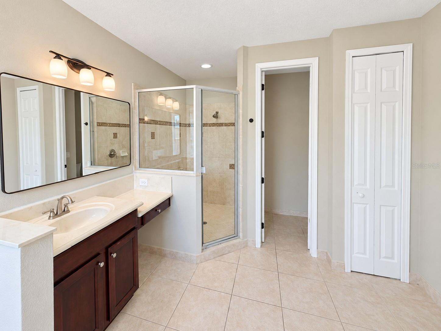 Single Family Residence at 3915 SHOREVIEW DR, KISSIMMEE, photo 19 of 28