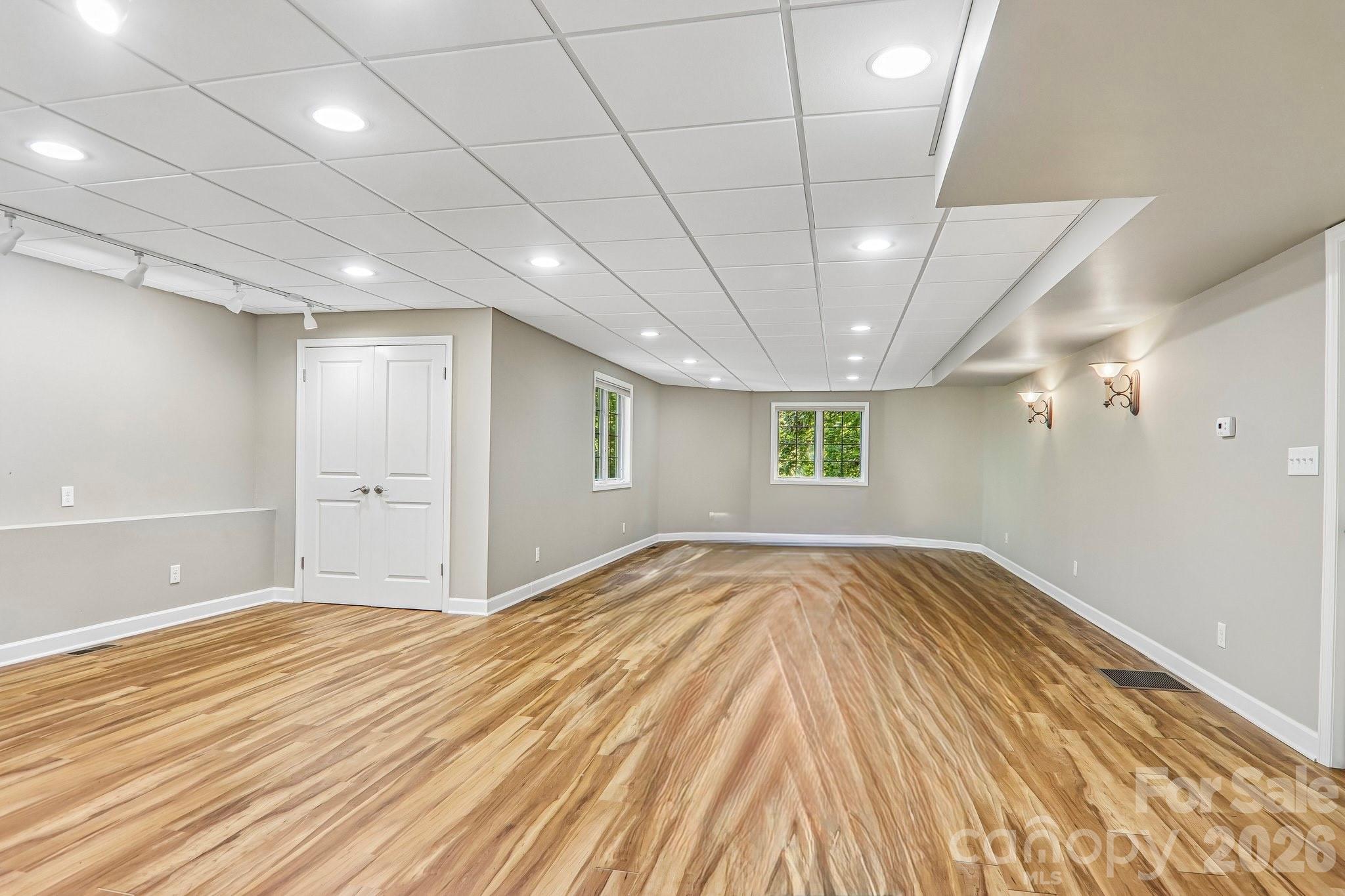 Basement bedroom - 361 Mills River Way, Horse Shoe