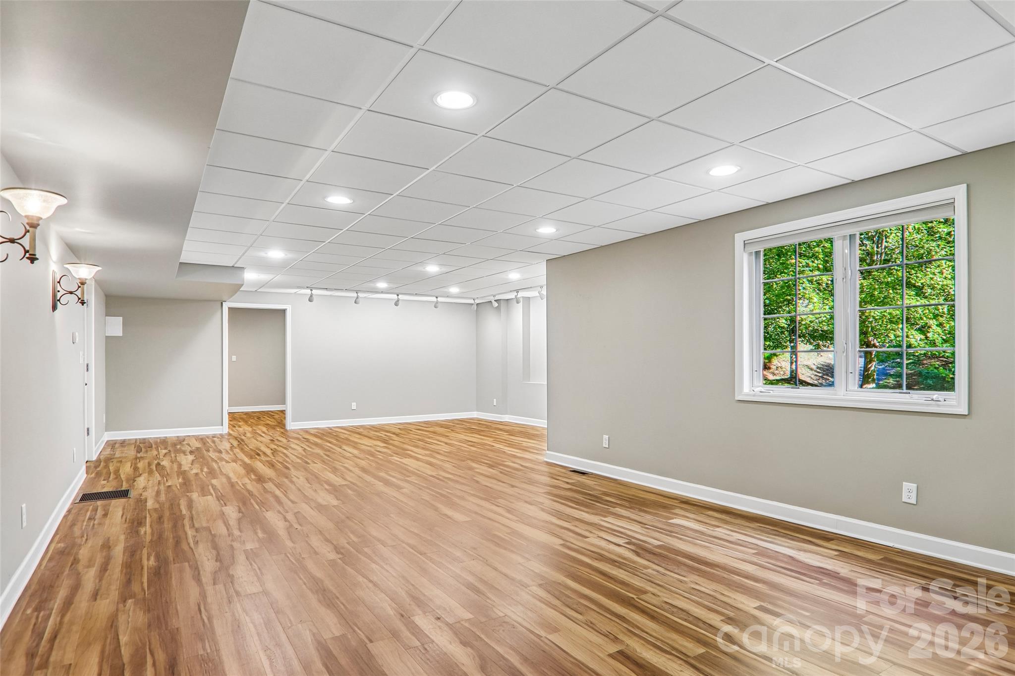 Basement bedroom with nice views - 361 Mills River Way, Horse Shoe